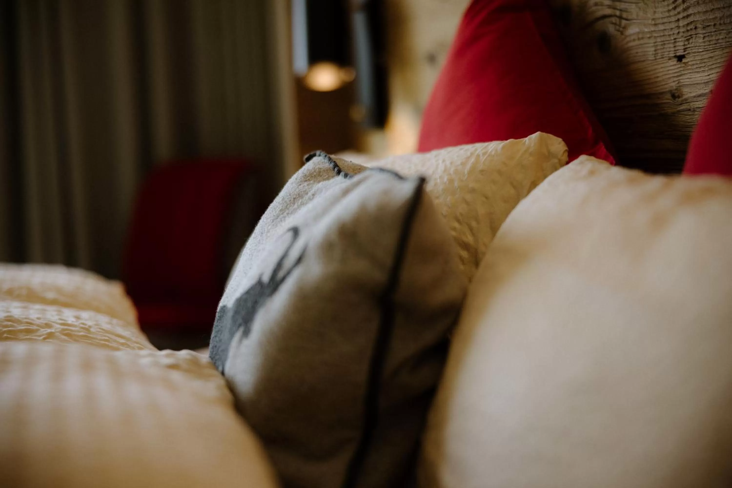 Bed in Berghotel Engstligenalp Adelboden