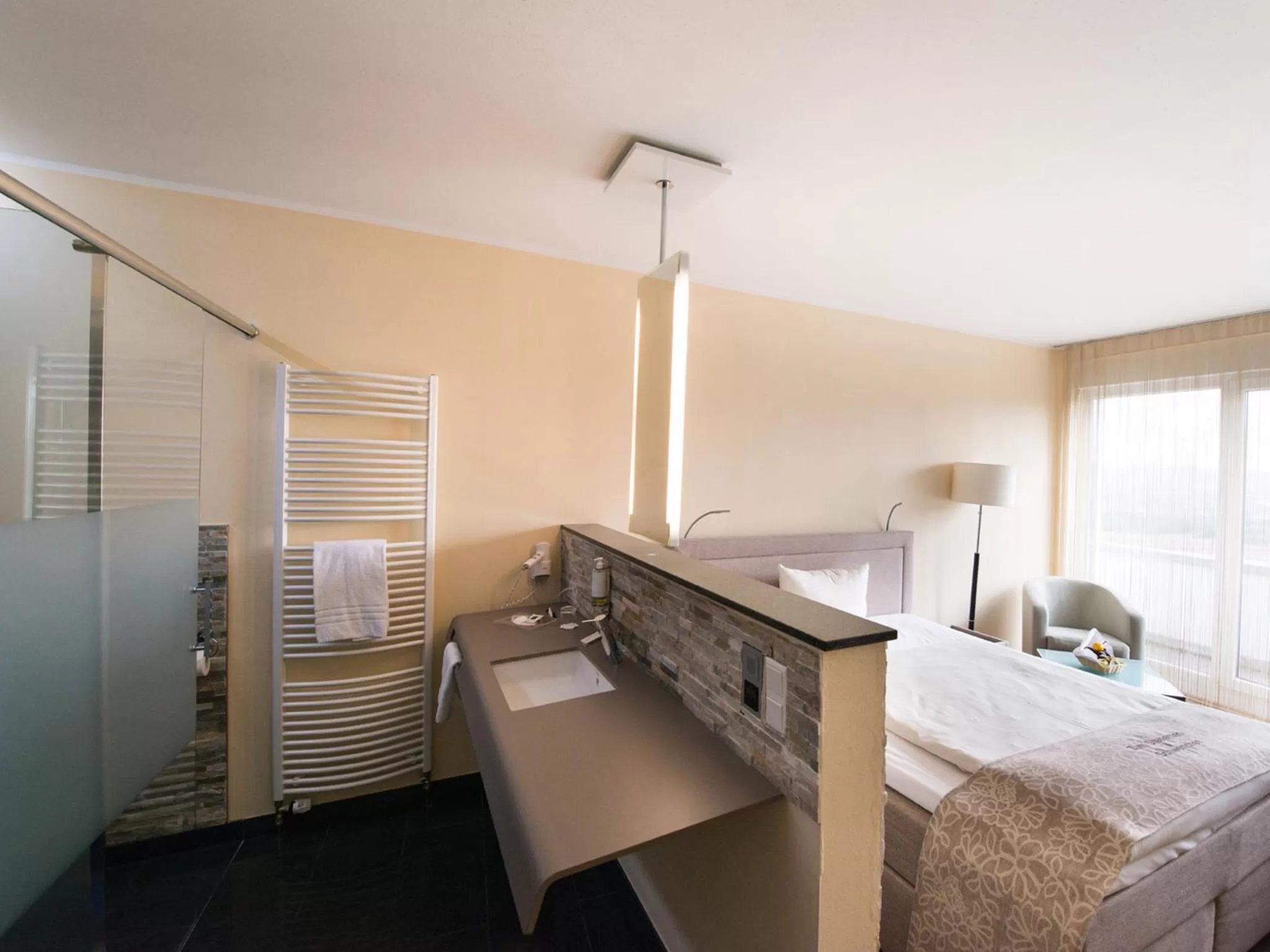 Bed in Design-Konferenzhotel & Restaurant Steinernes Schweinchen