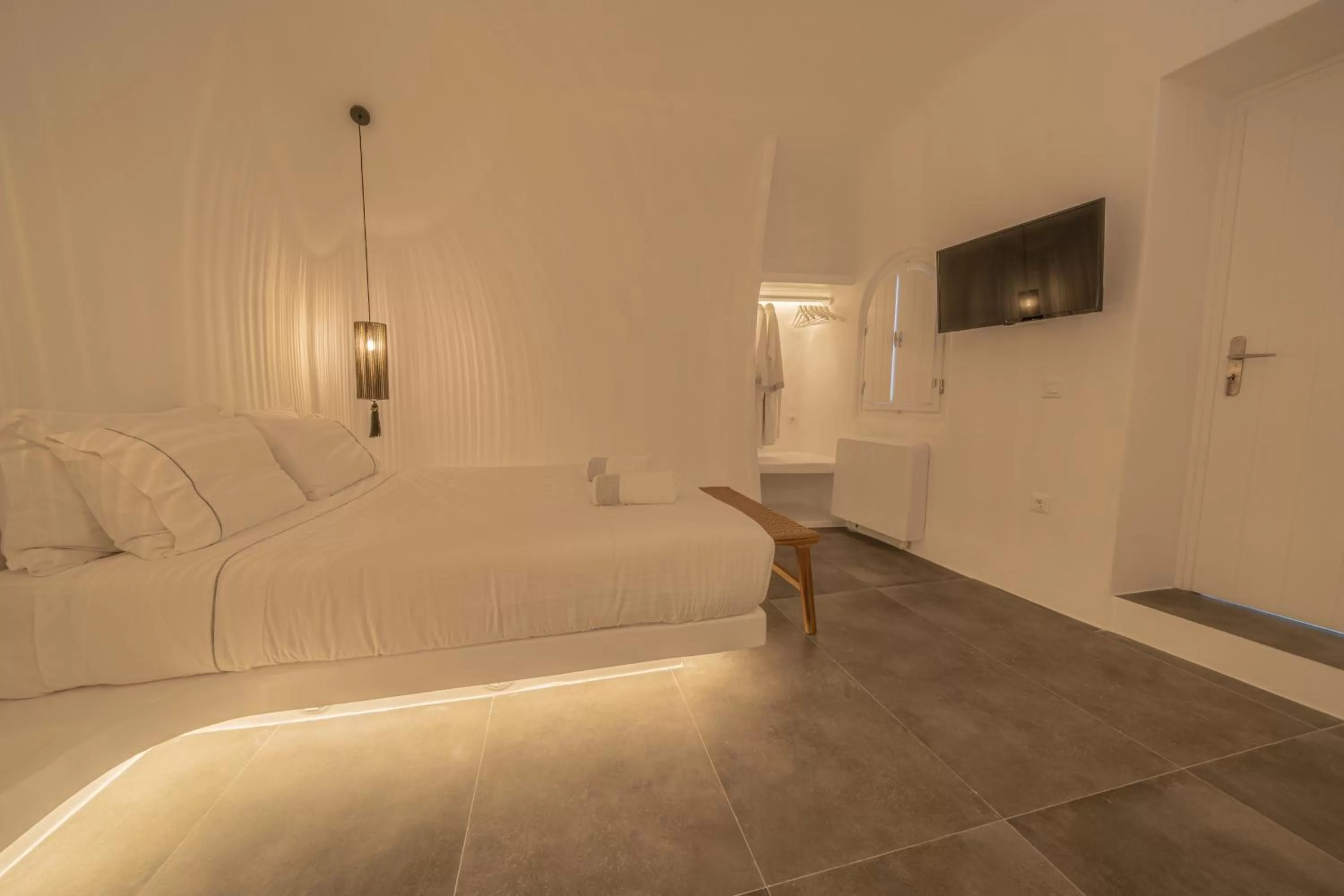 Bed in Eternity Suites Santorini