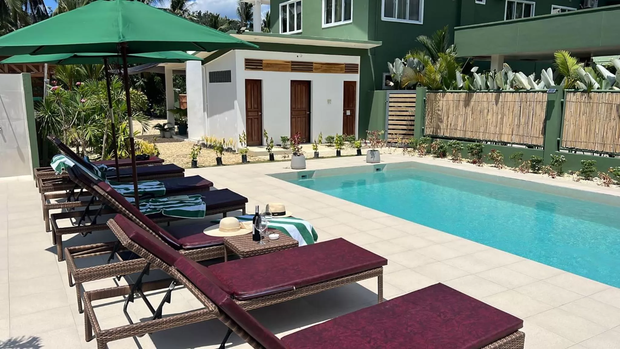 Garden, Swimming Pool in ROYAL SUITES - PORT BARTON