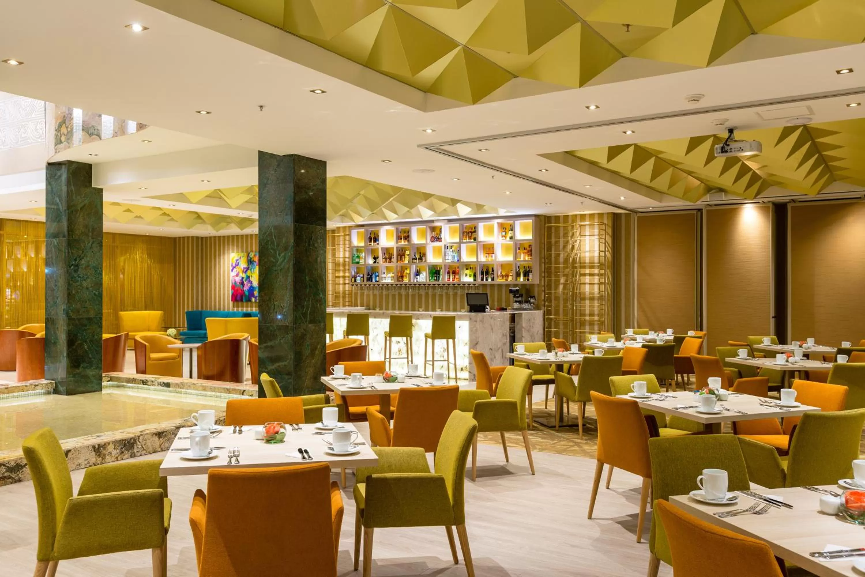 Restaurant/places to eat in Hotel El Dorado Bogota