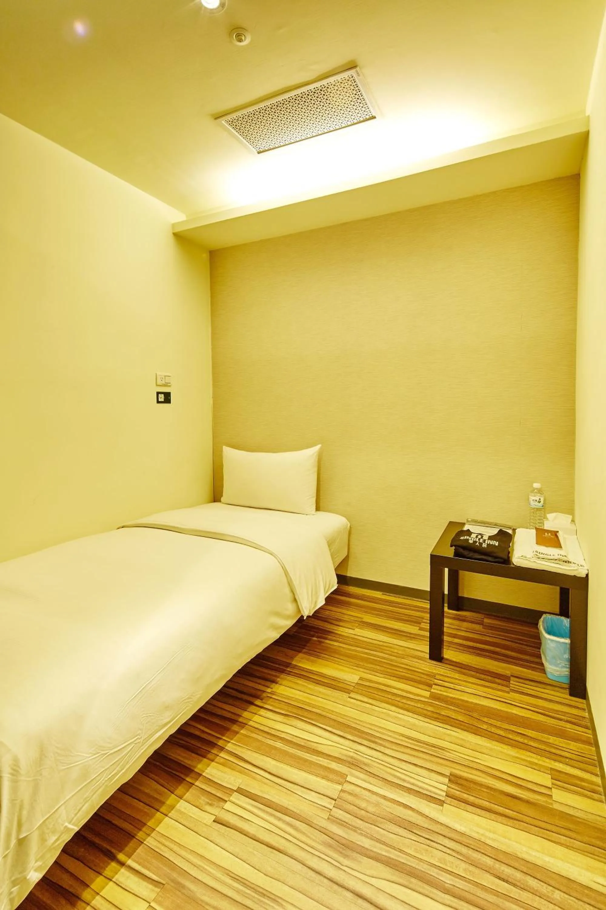 Bedroom, Bed in Single inn- KAOHSIUNG LINSEN