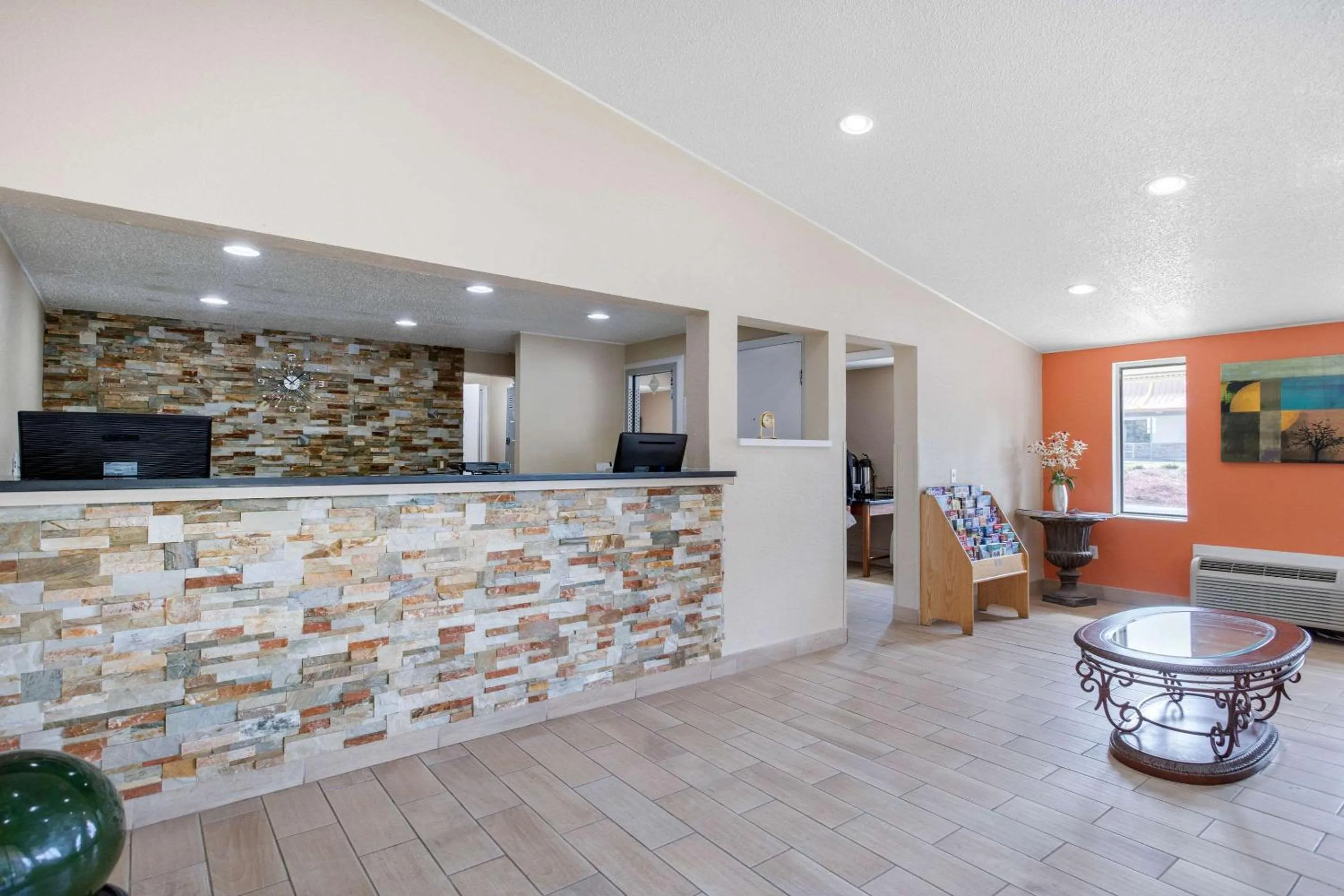 Rodeway Inn Auburn Hills - Detroit