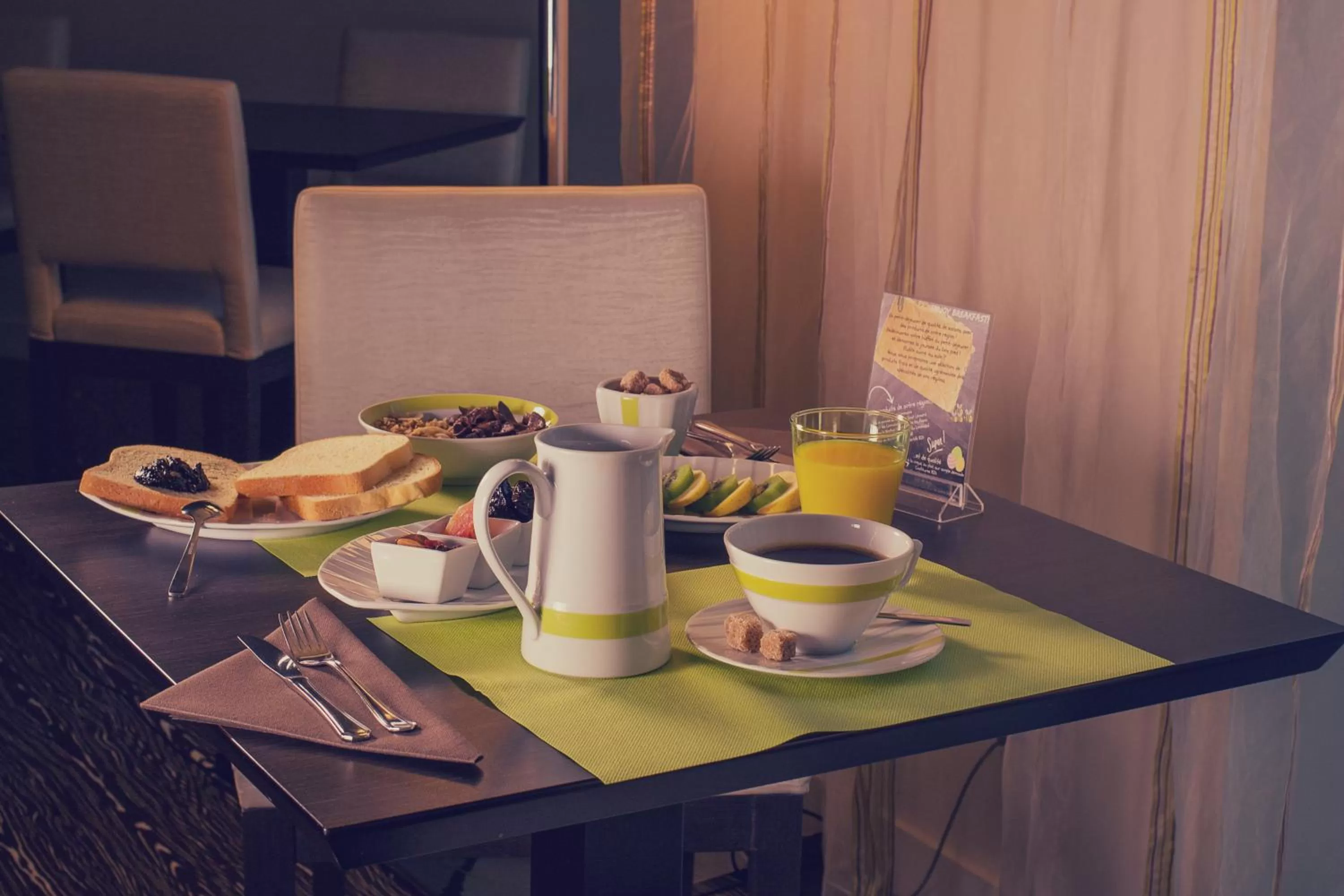 Buffet breakfast in Best Western Plus Richelieu