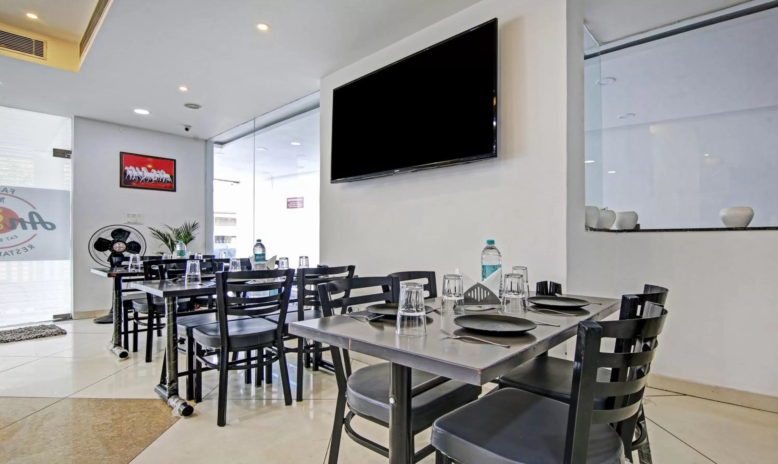 Restaurant/Places to Eat in Treebo Trend Royal Empire