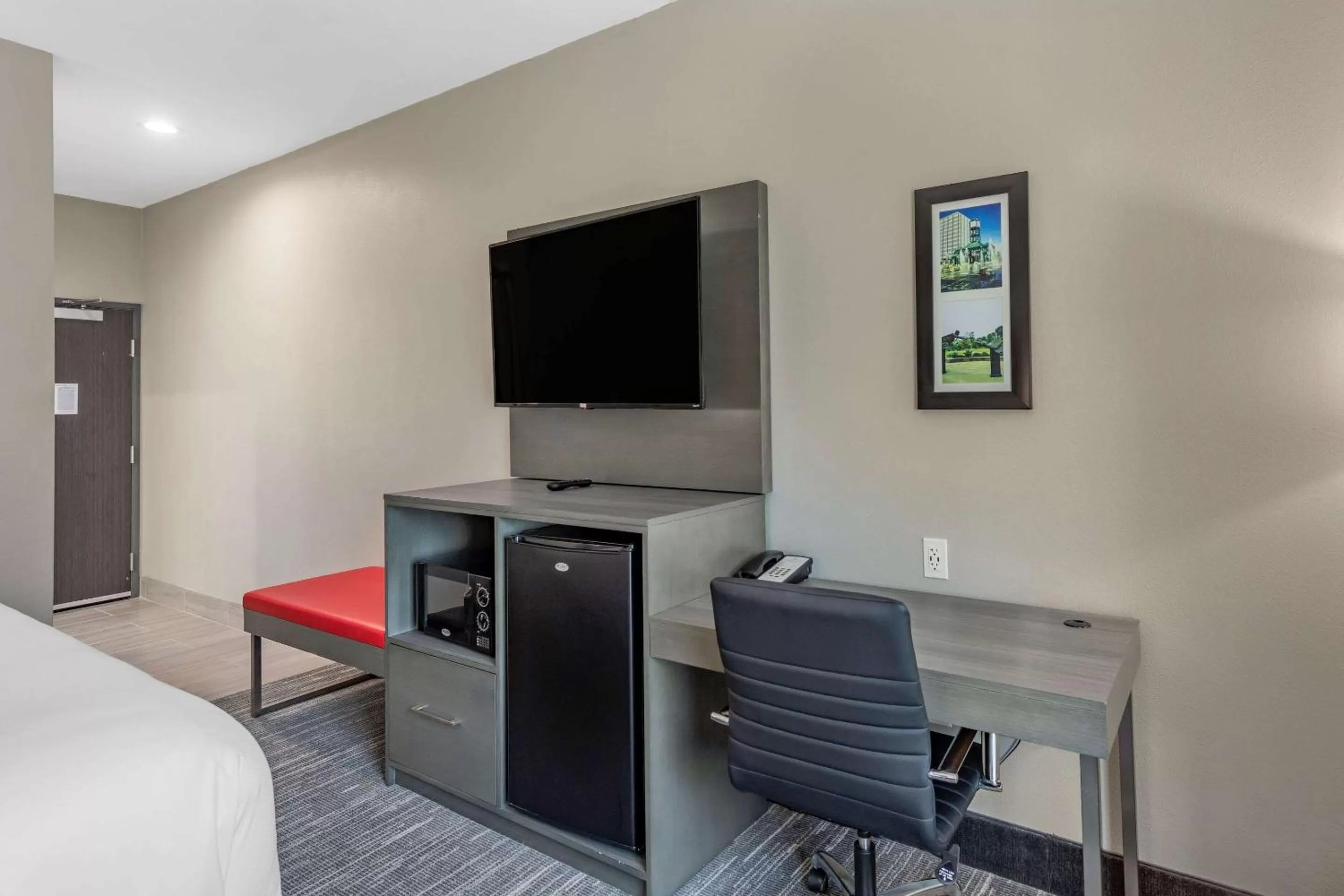 TV and multimedia in Comfort Inn & Suites Olive Branch - Memphis South