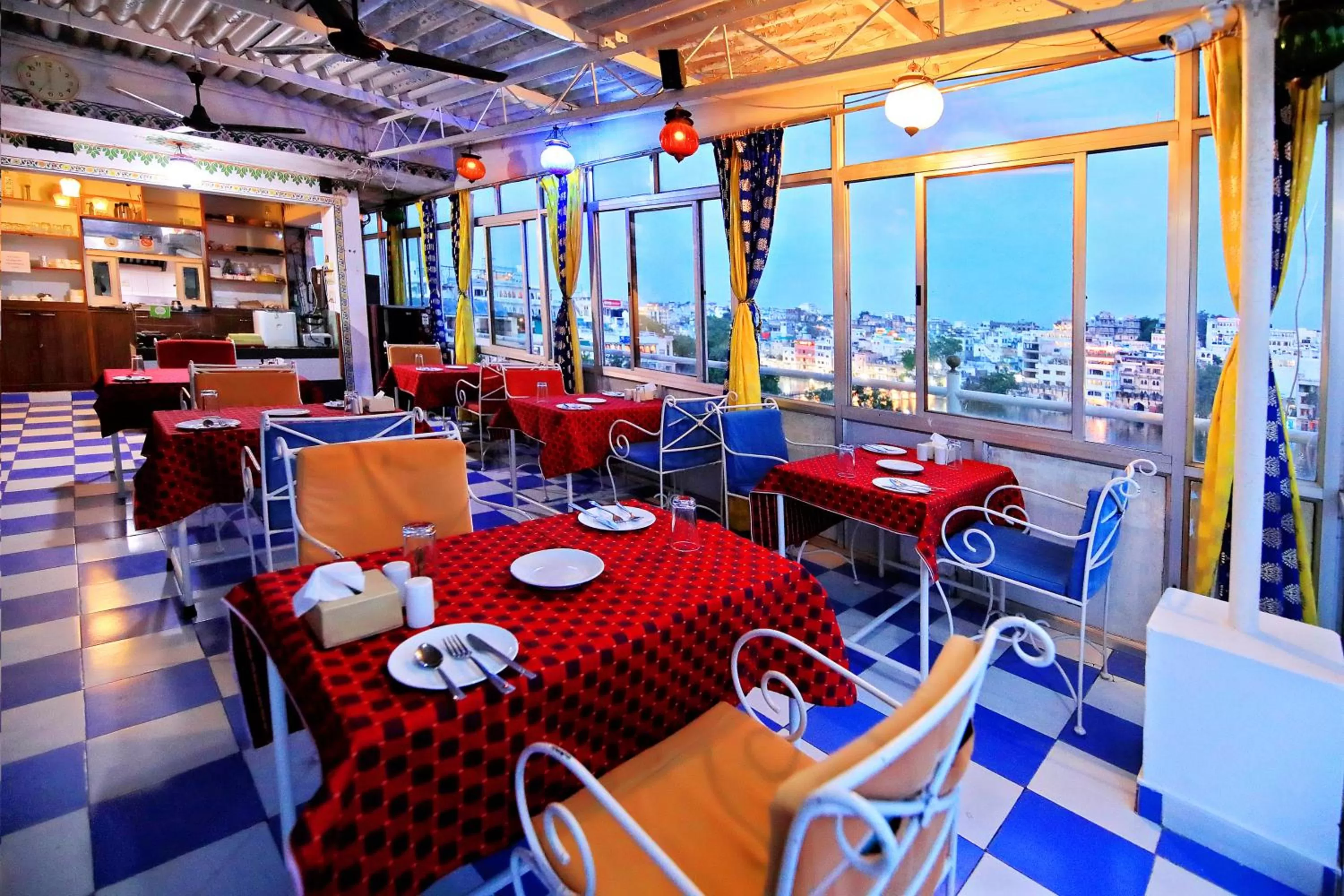 Restaurant/Places to Eat in Hotel Panorama Haveli