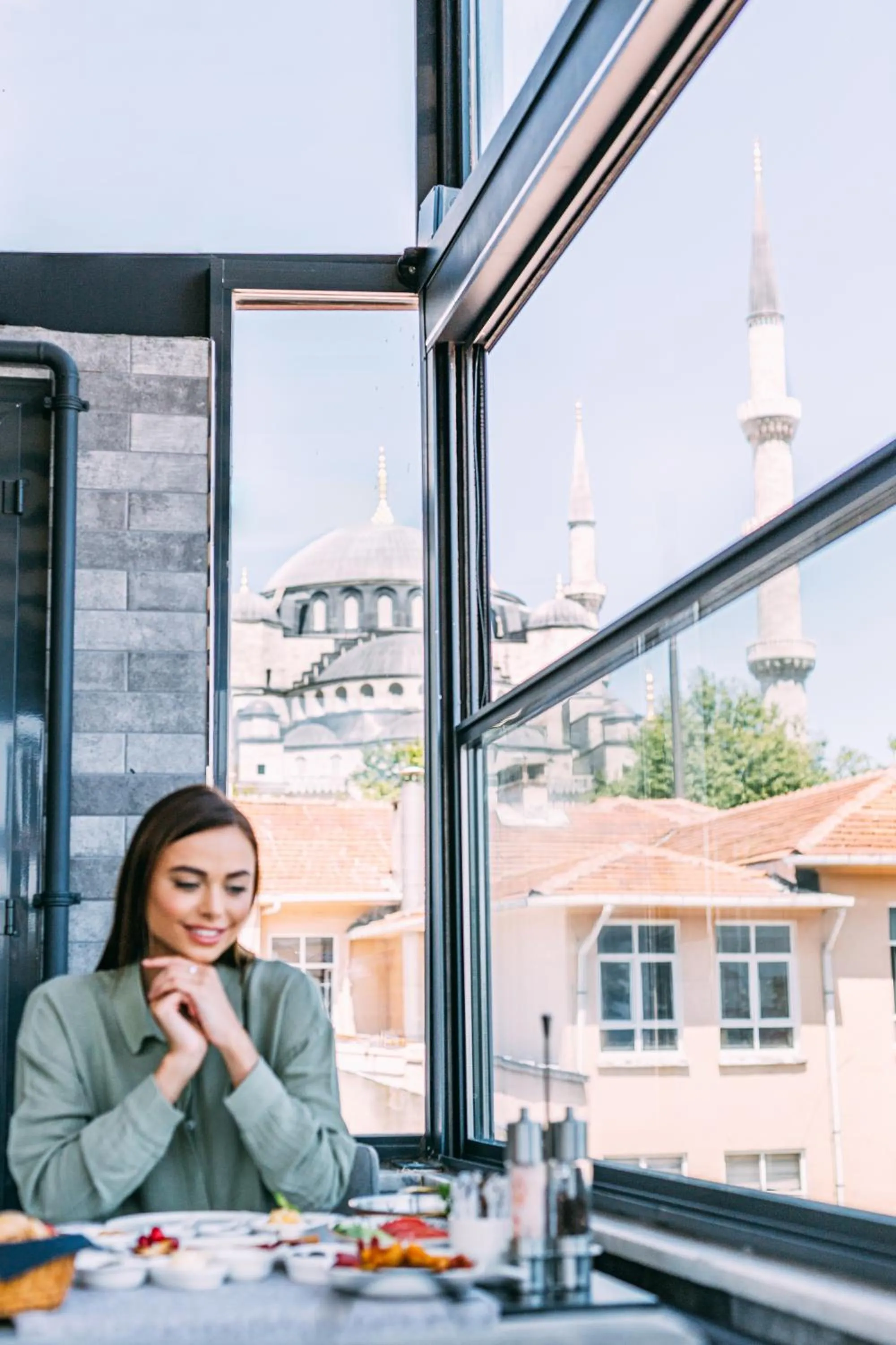 Restaurant/places to eat in RW BOUTIQUE HOTEL