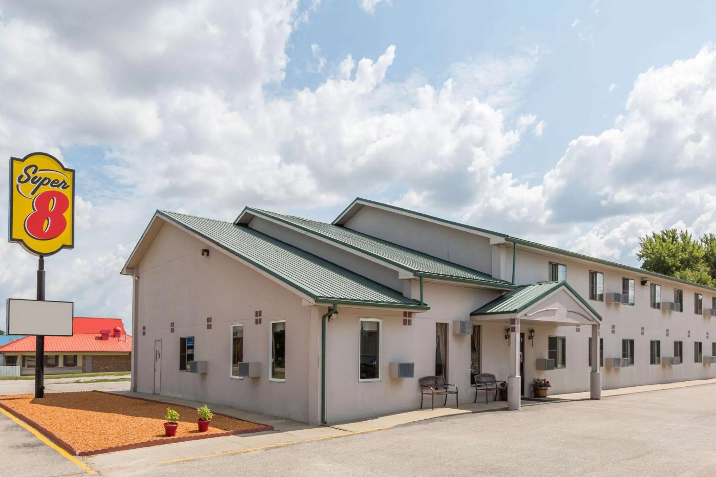 Property Building in Ainsworth Inn