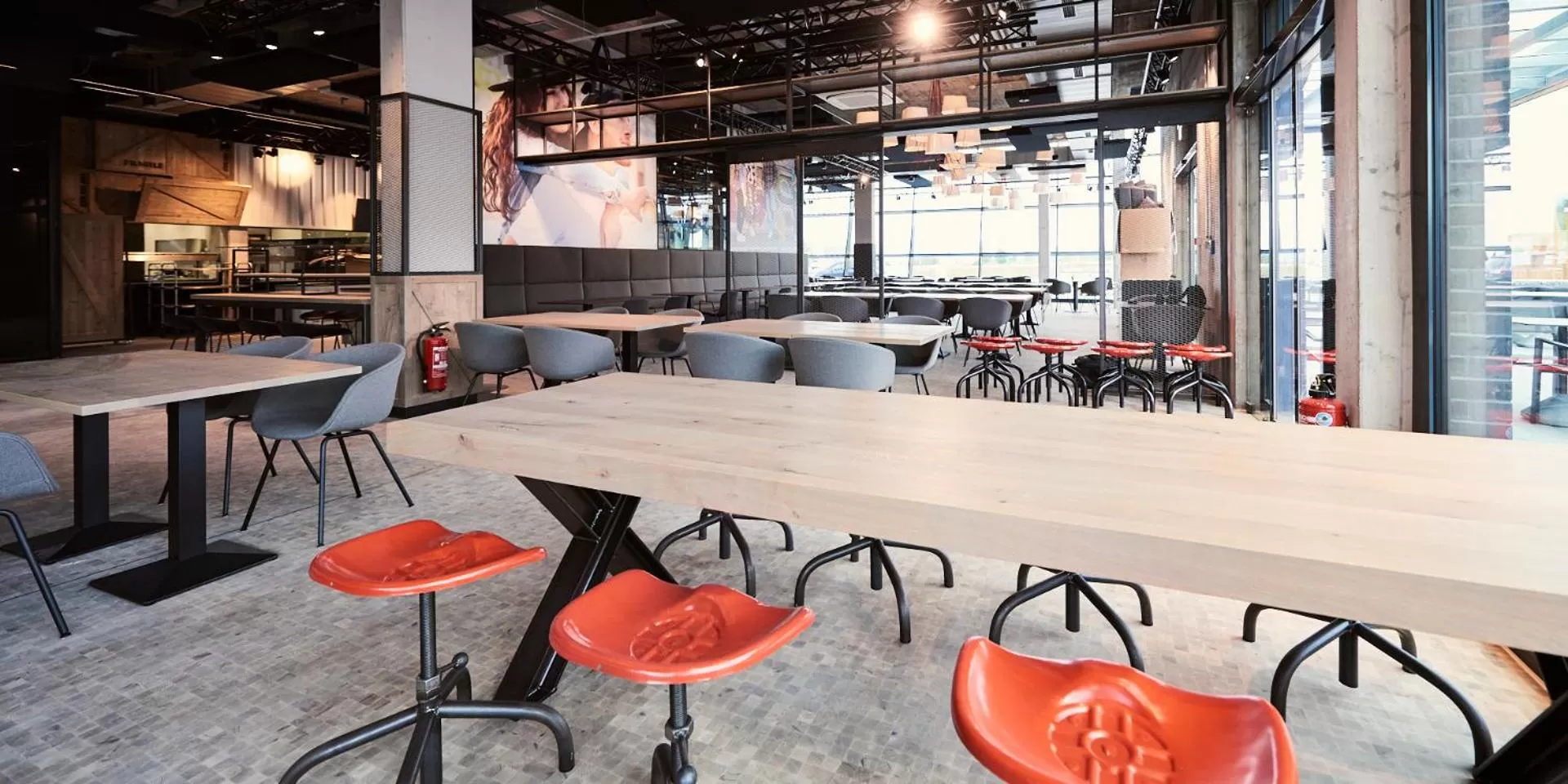 Restaurant/places to eat in bäck stage