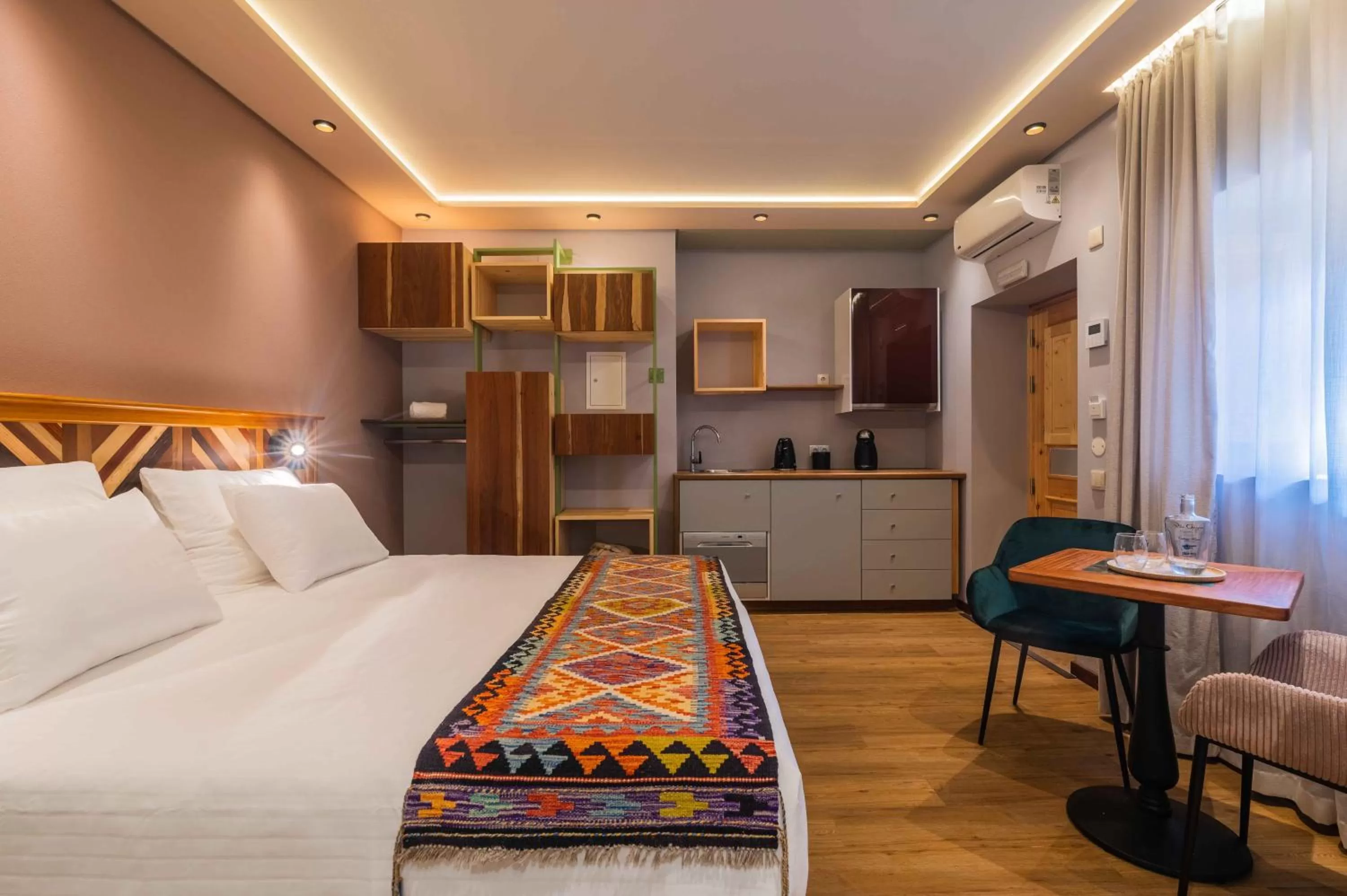 Photo of the whole room, Bed in Vila Origens Boutique Hotel Albufeira – Adults Only