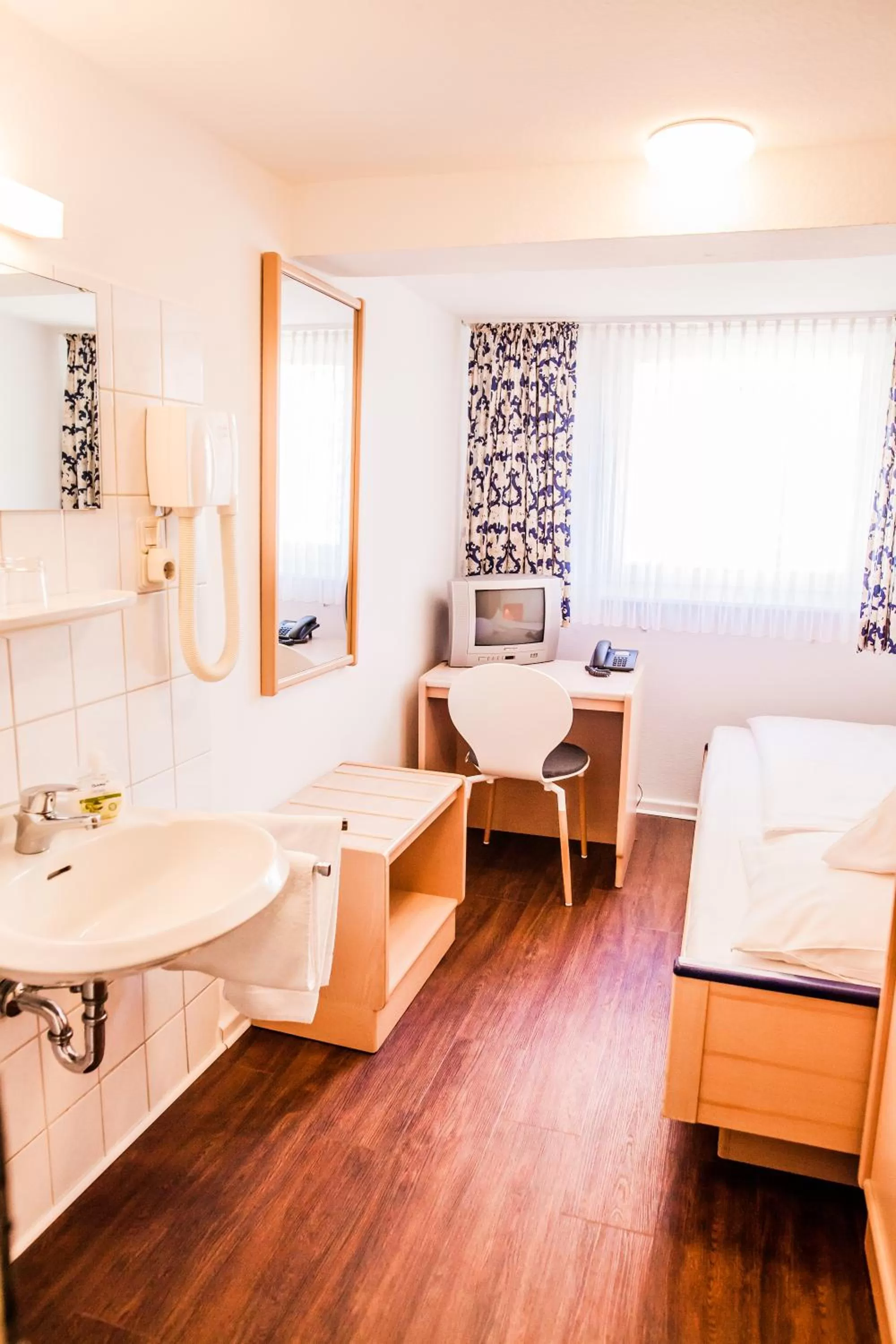 Photo of the whole room, Bed in Hotel Martinihof