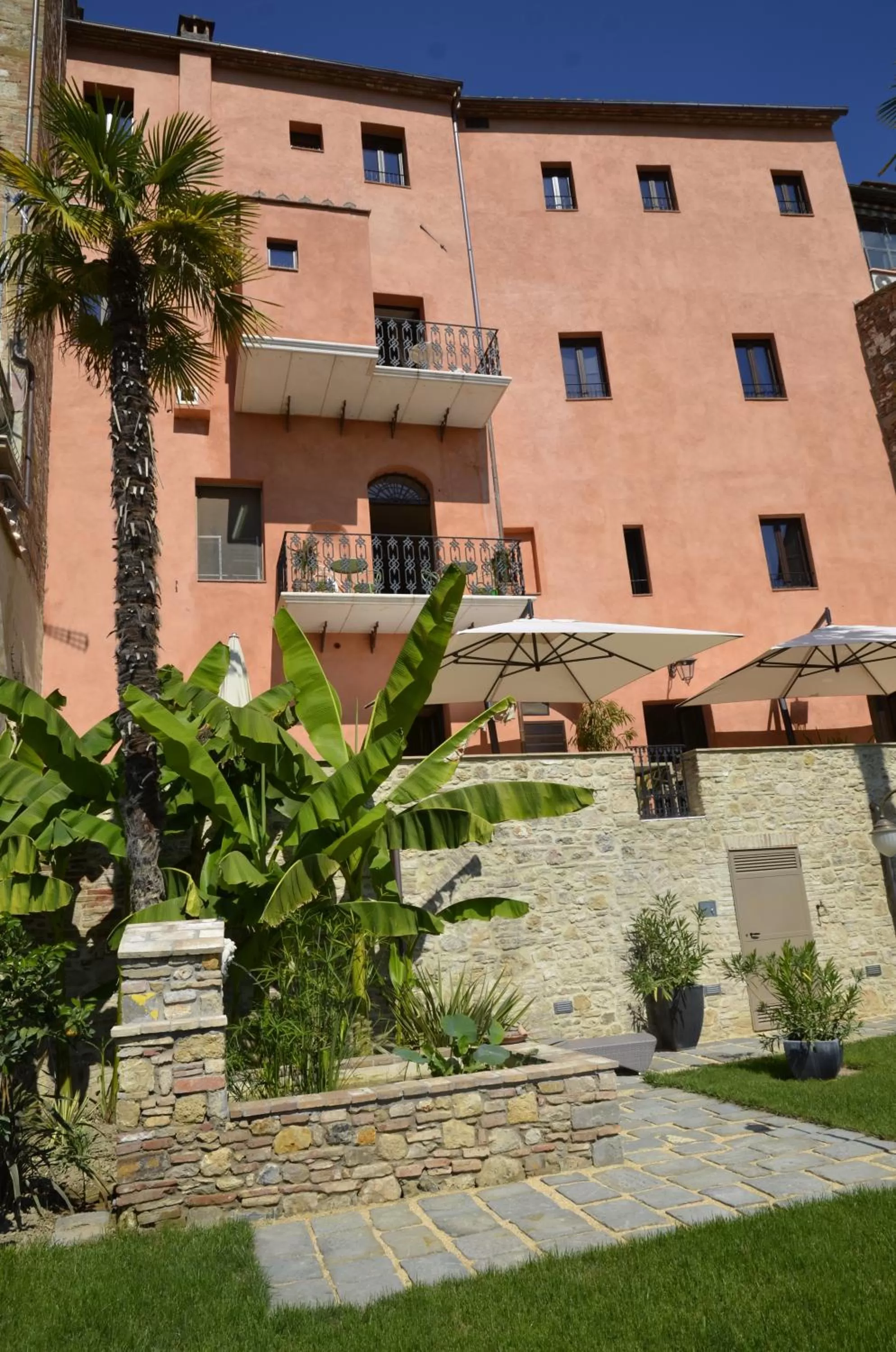 Garden in Palazzo Pacini