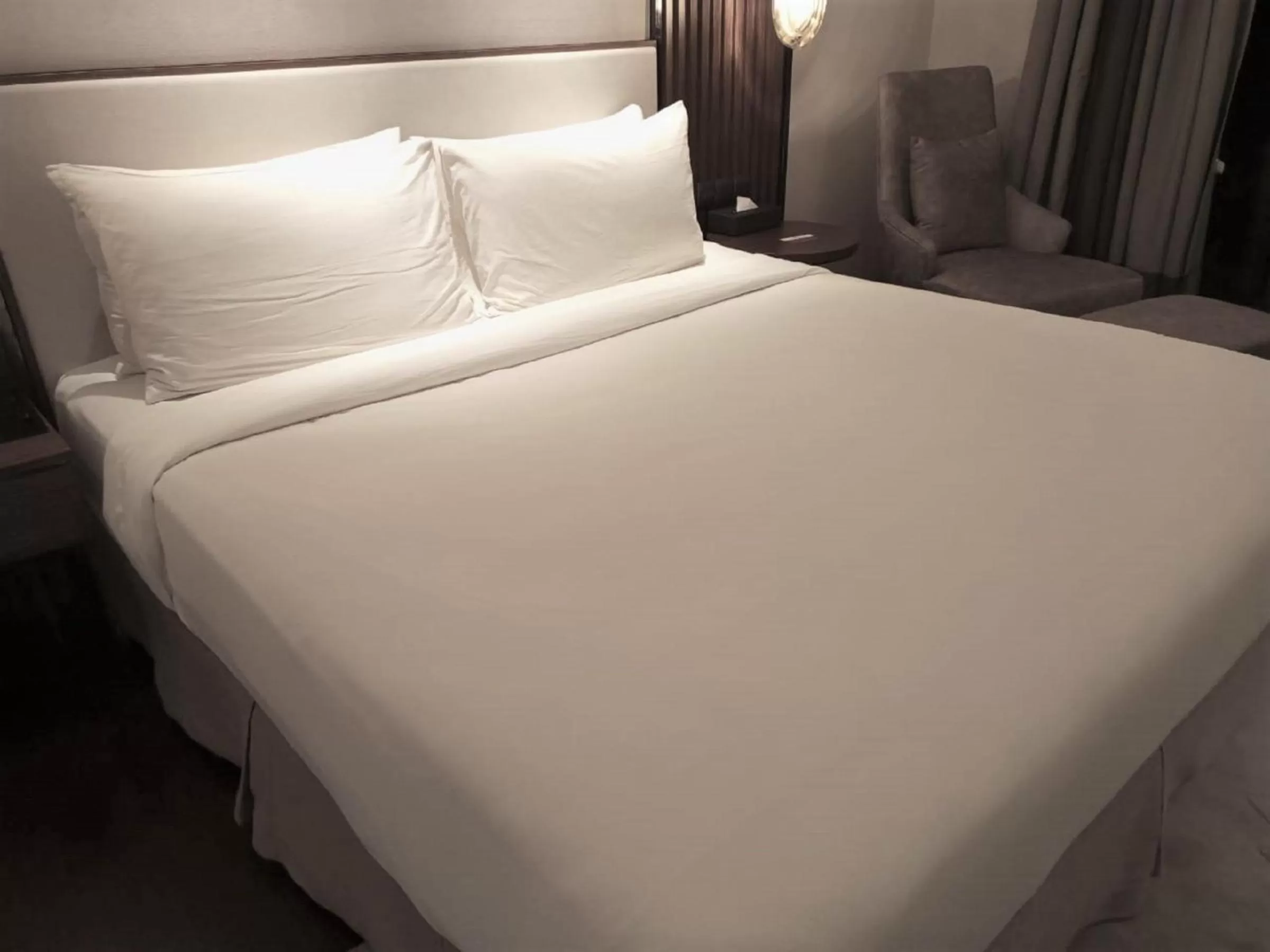 Bed in Best Western PLUS Runway