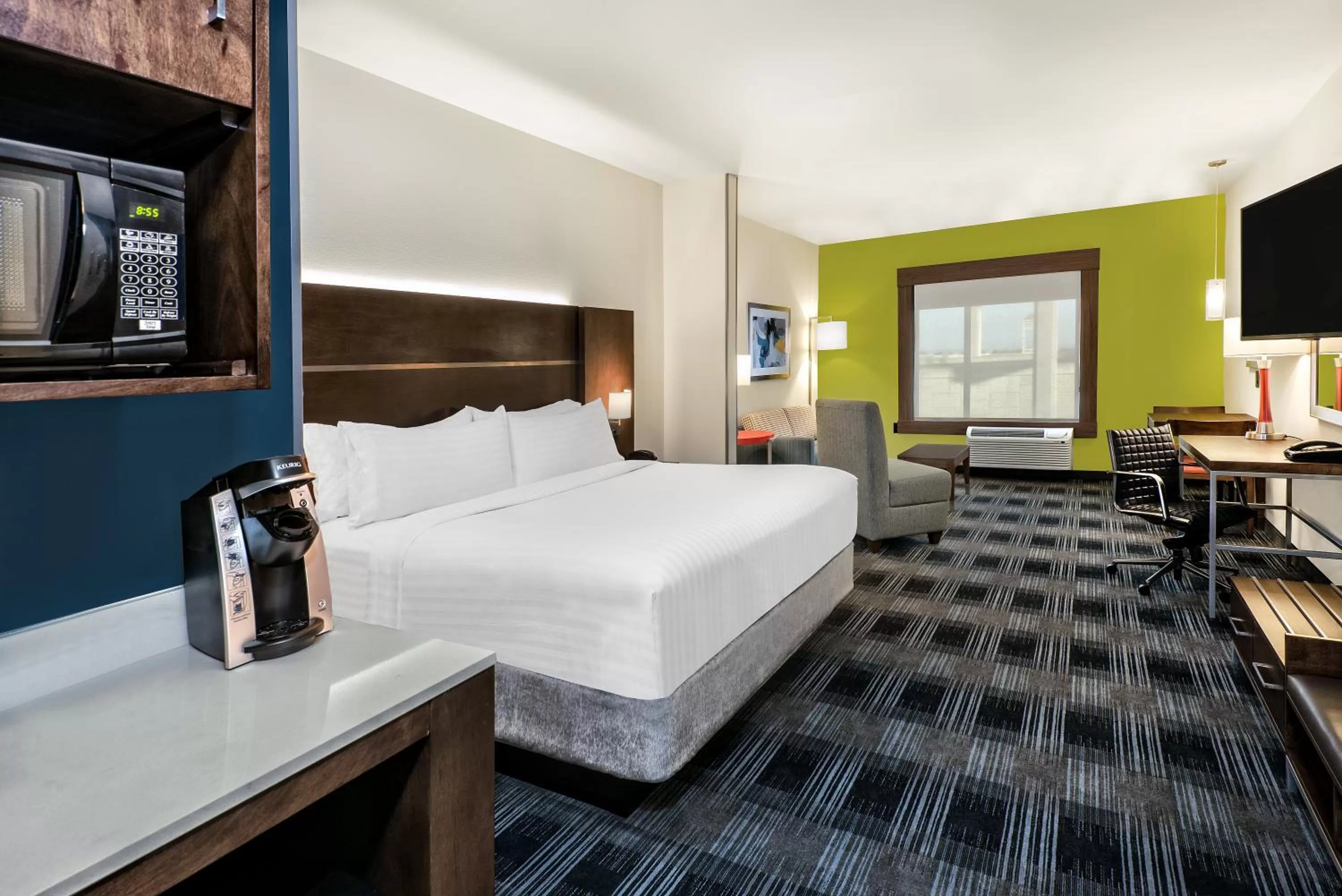 Photo of the whole room, Bed in Holiday Inn Express & Suites Austin - Round Rock Area by IHG