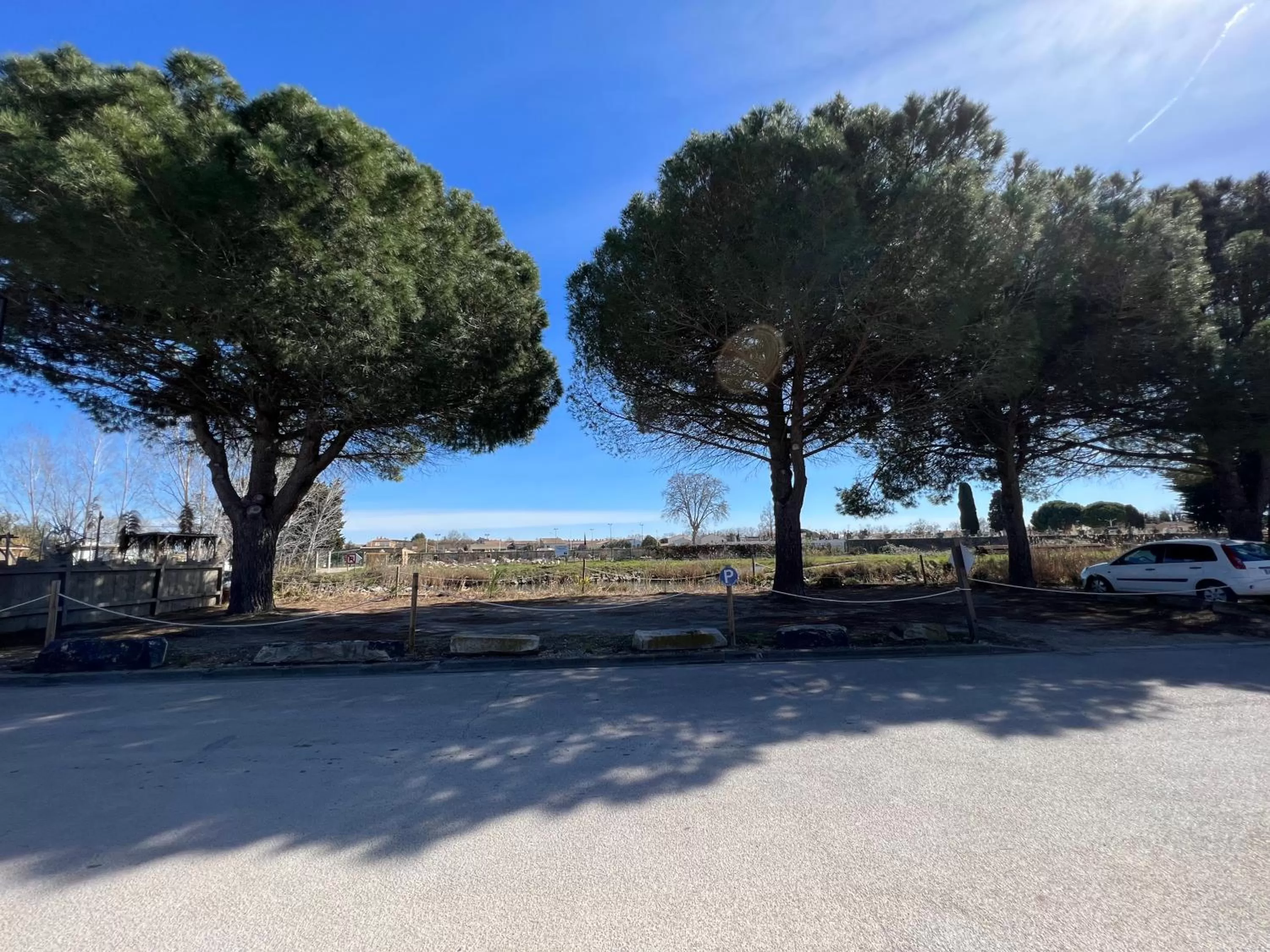 Parking in Hôtel Le Médiéval - Parking inclus & accueil vélo