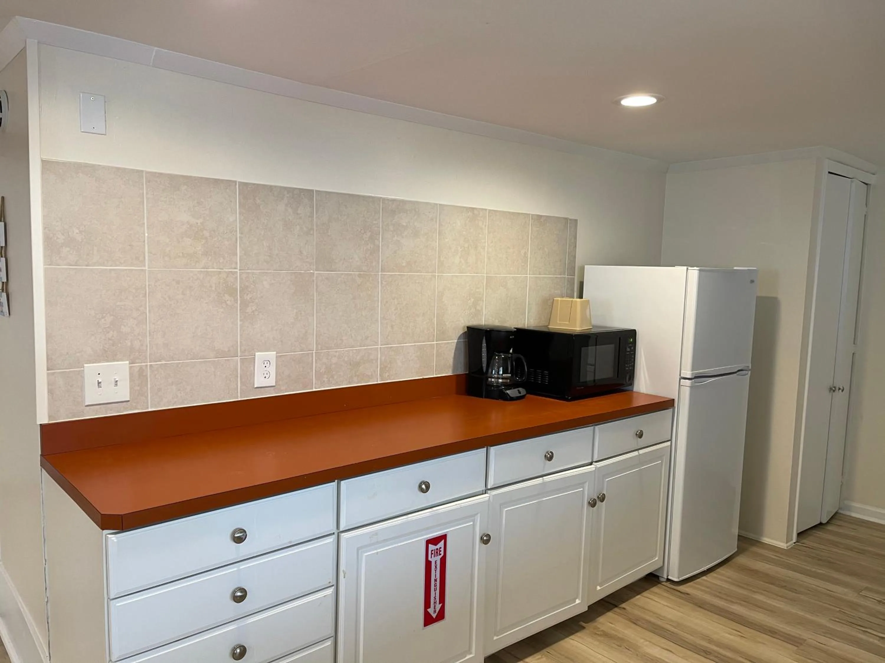 Kitchen or kitchenette in Wildwood Inn Hotel Travelodge Beach & Boardwalk