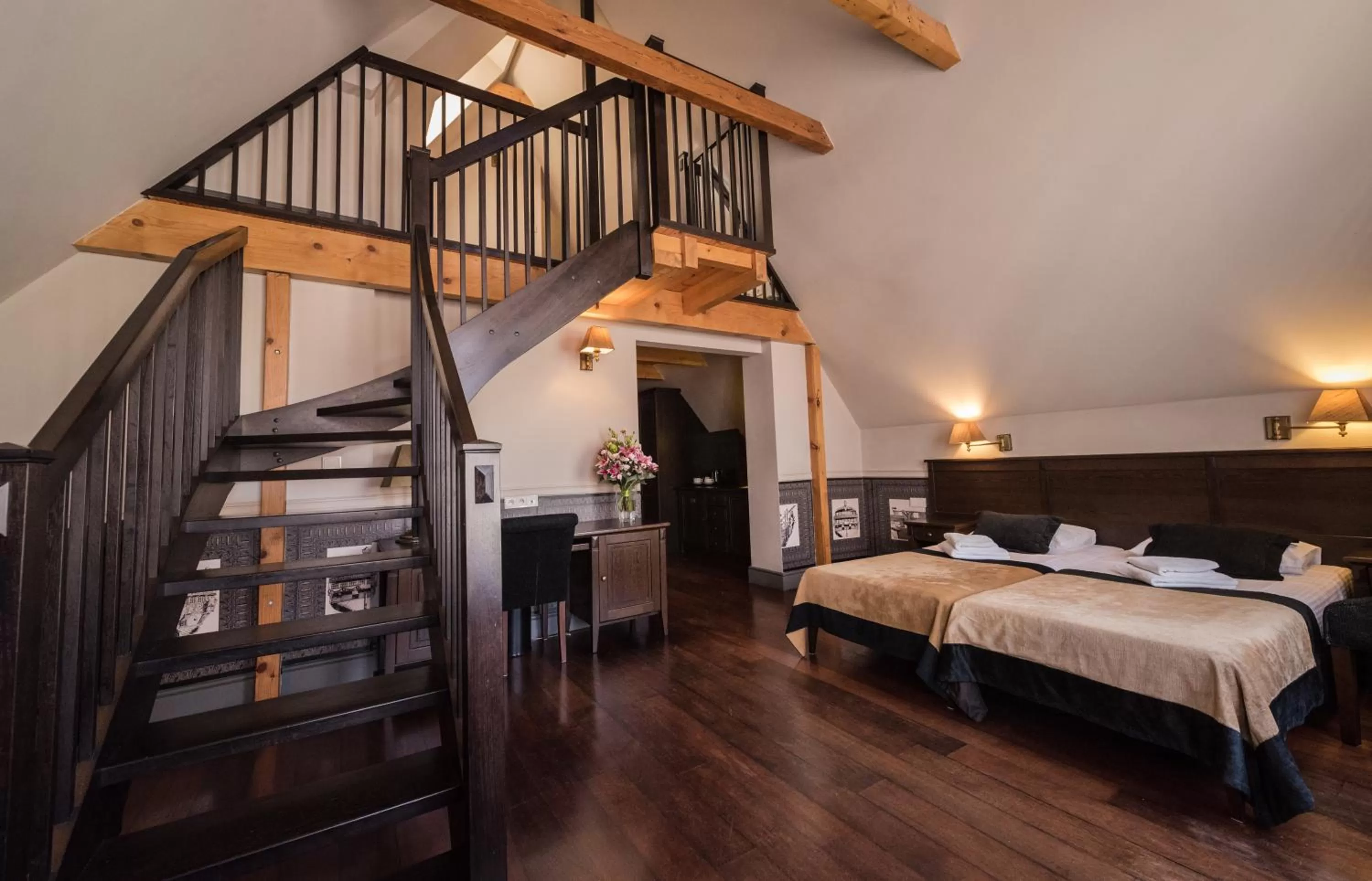 Photo of the whole room, Bed in Hotel Holland House Old Town