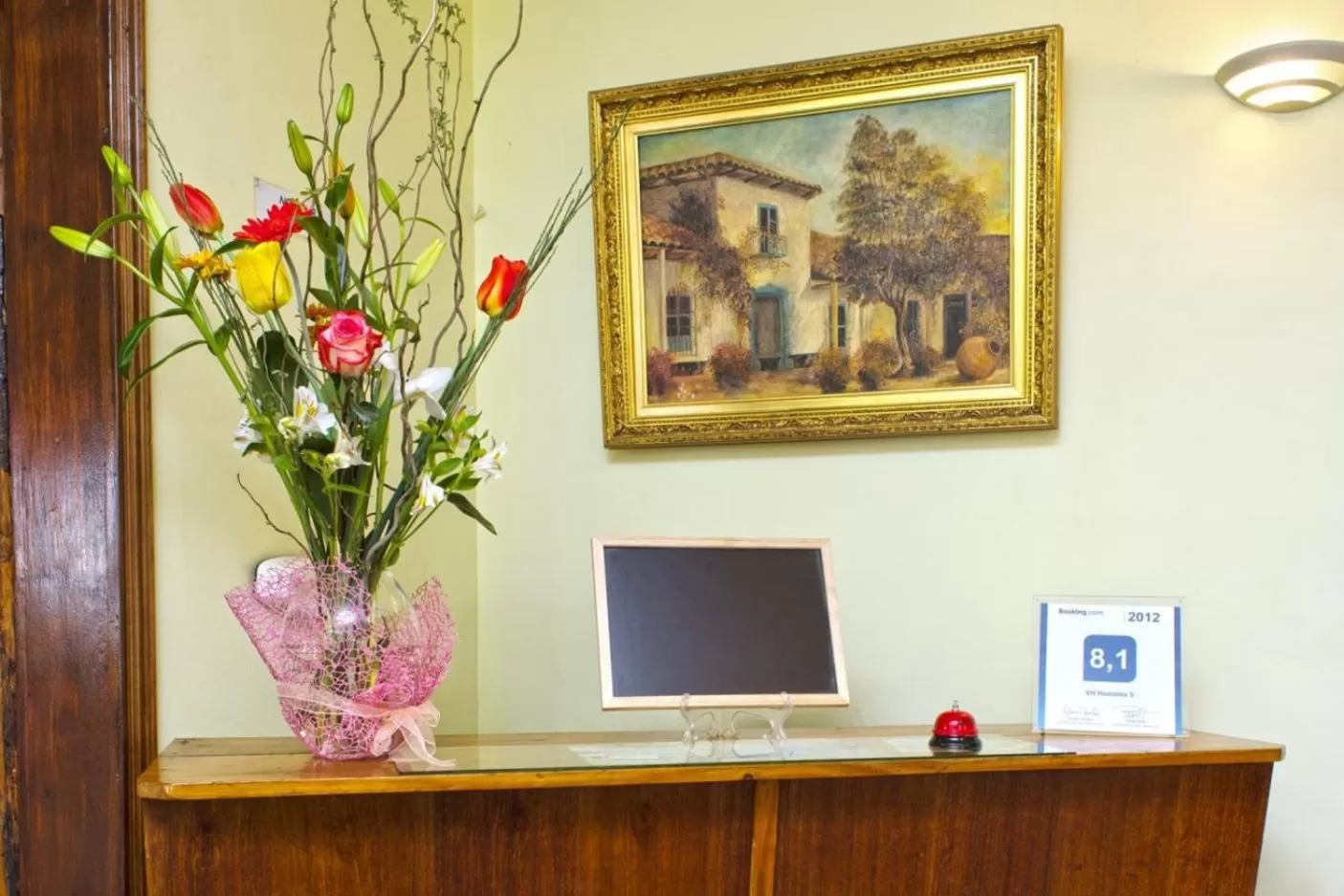 Lobby or reception, TV/Entertainment Center in Hotel Chalet Suizo