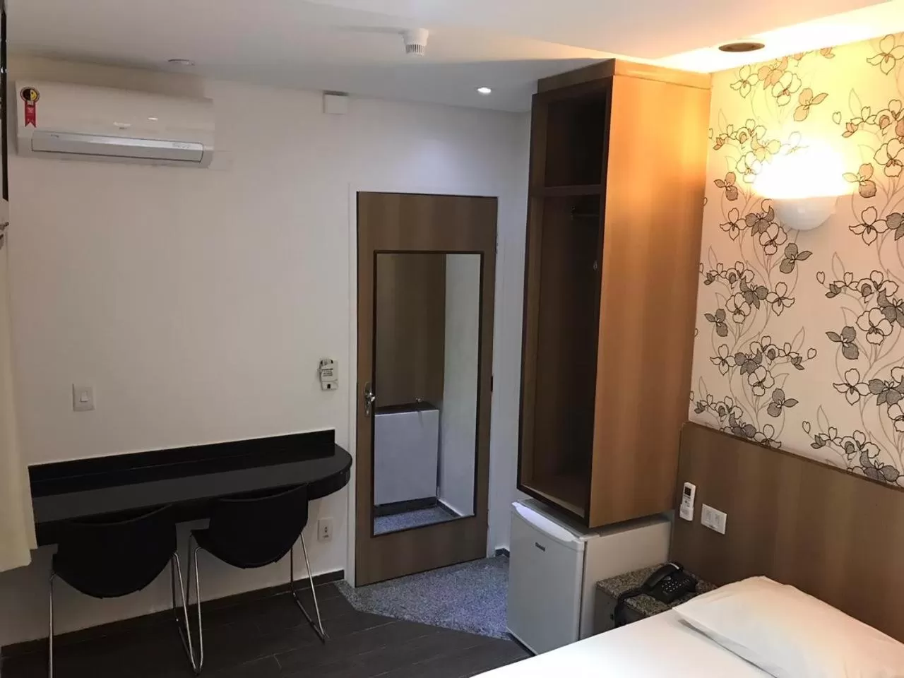 Photo of the whole room, TV/Entertainment Center in Hotel Estrela da Agua Fria