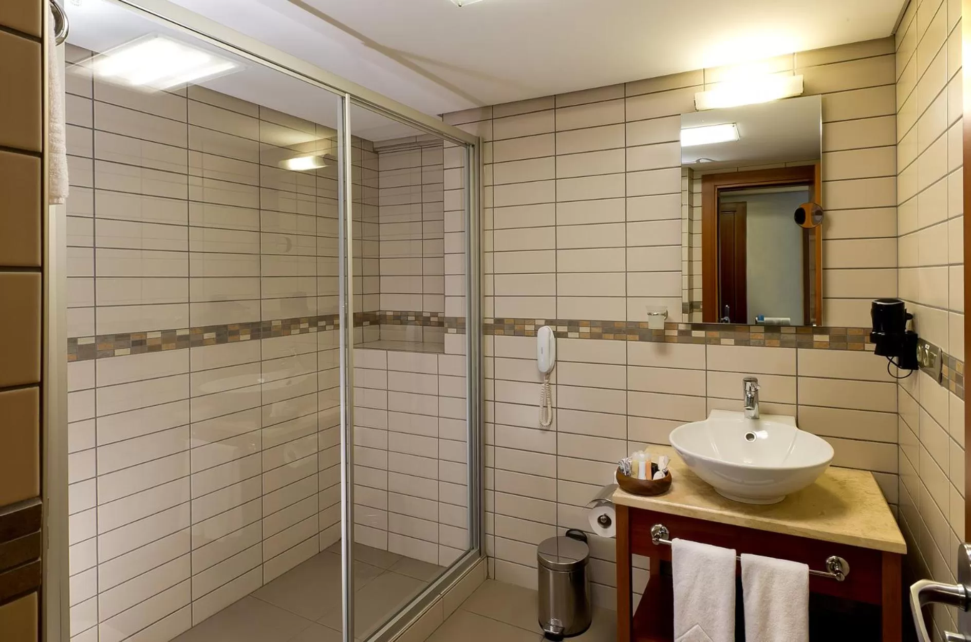 Shower in Istanbul Golden City Hotel