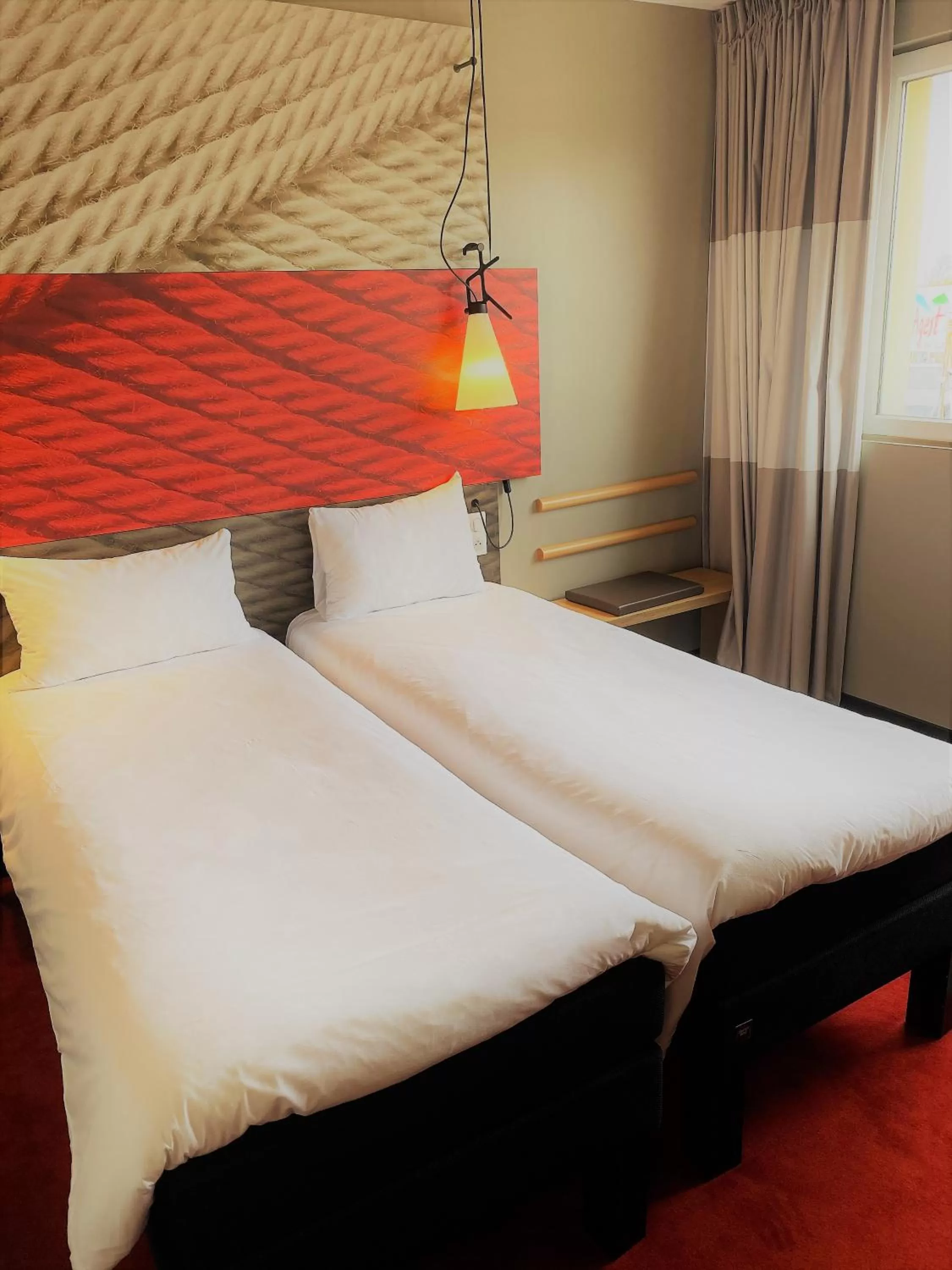 Photo of the whole room, Bed in ibis Tarbes Odos