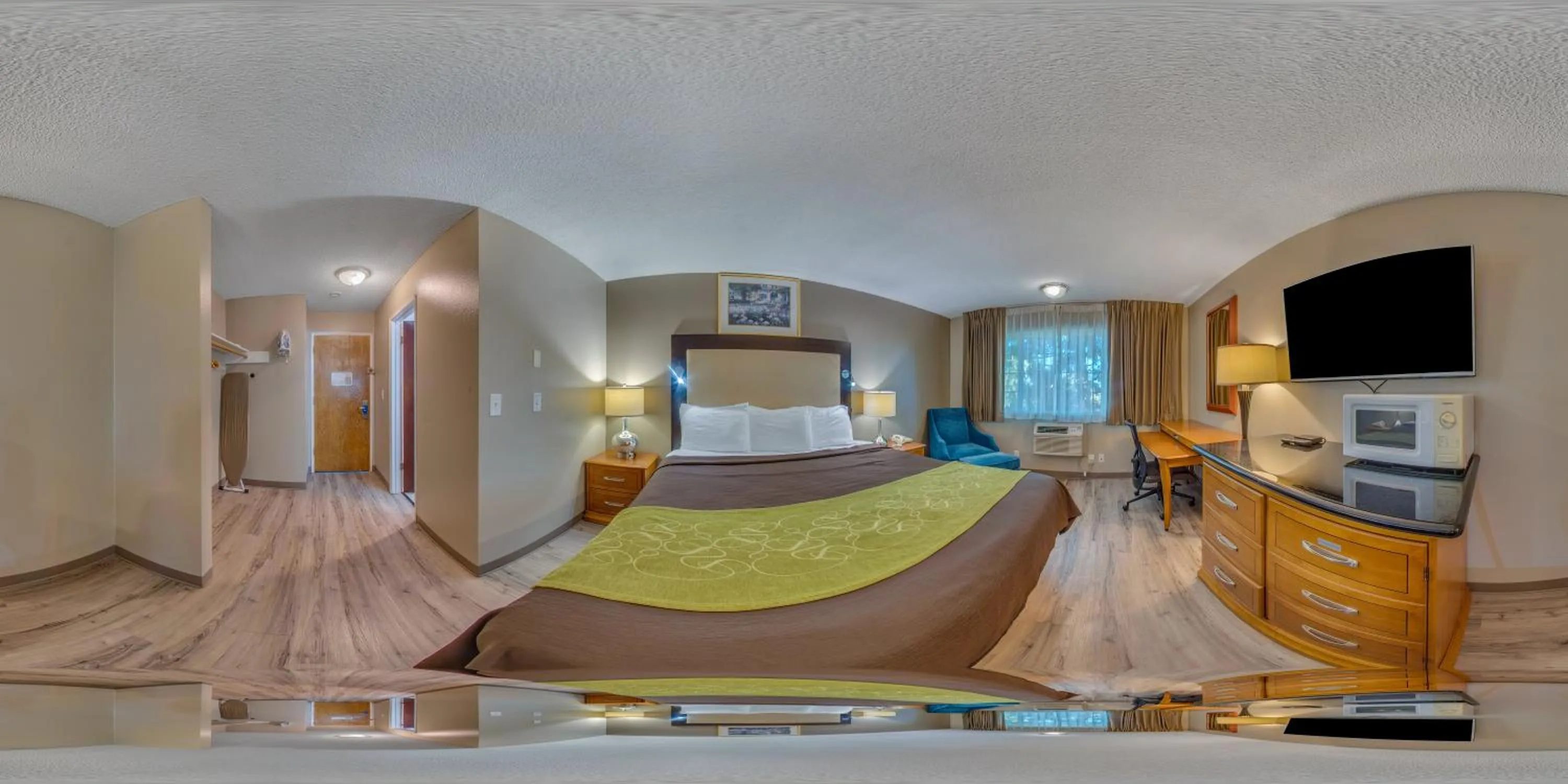 Bed in Rodeway Inn & Suites Portland West - Beaverton