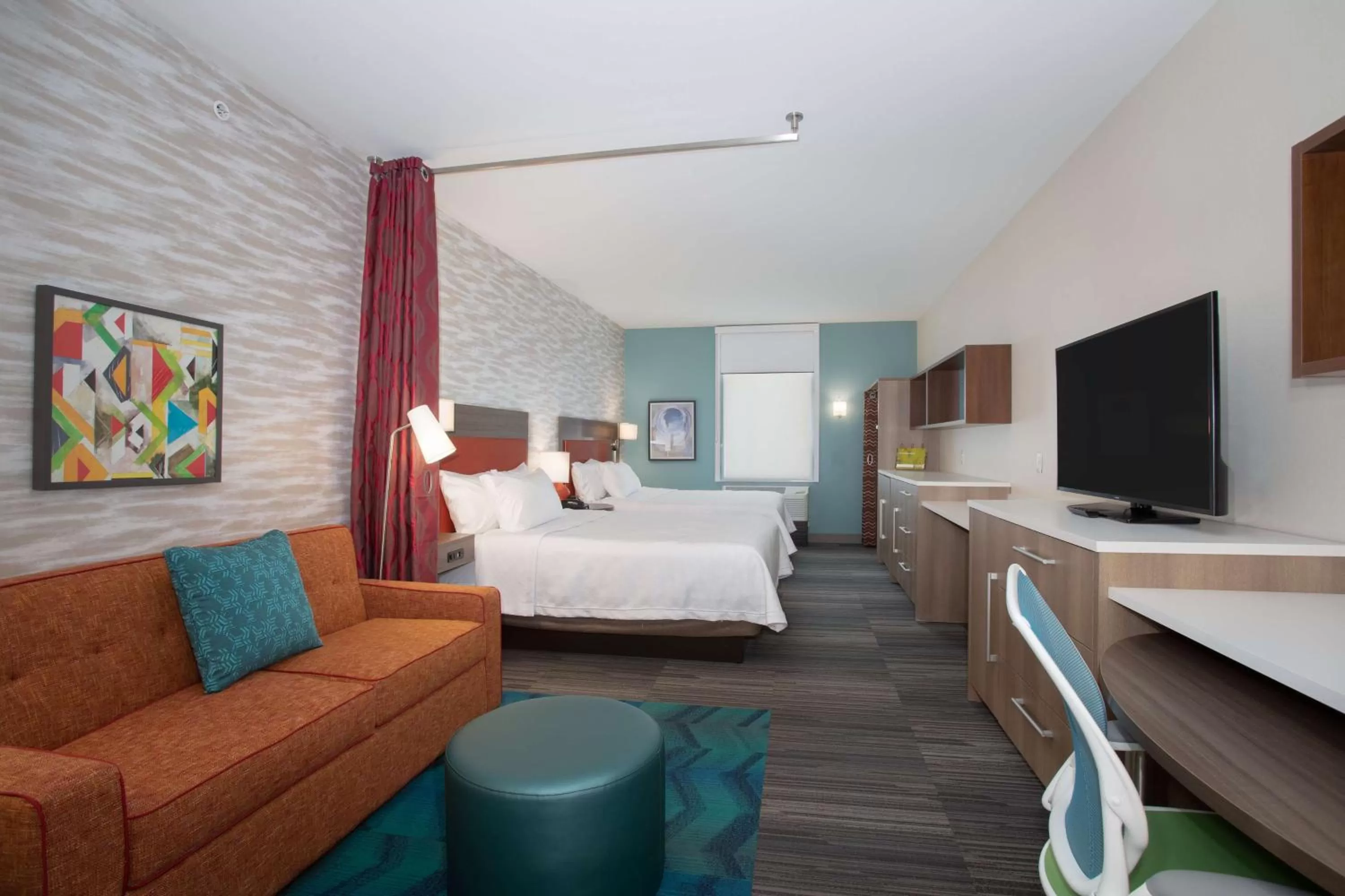 Living room, Bed in Home2 Suites By Hilton Omaha Un Medical Ctr Area