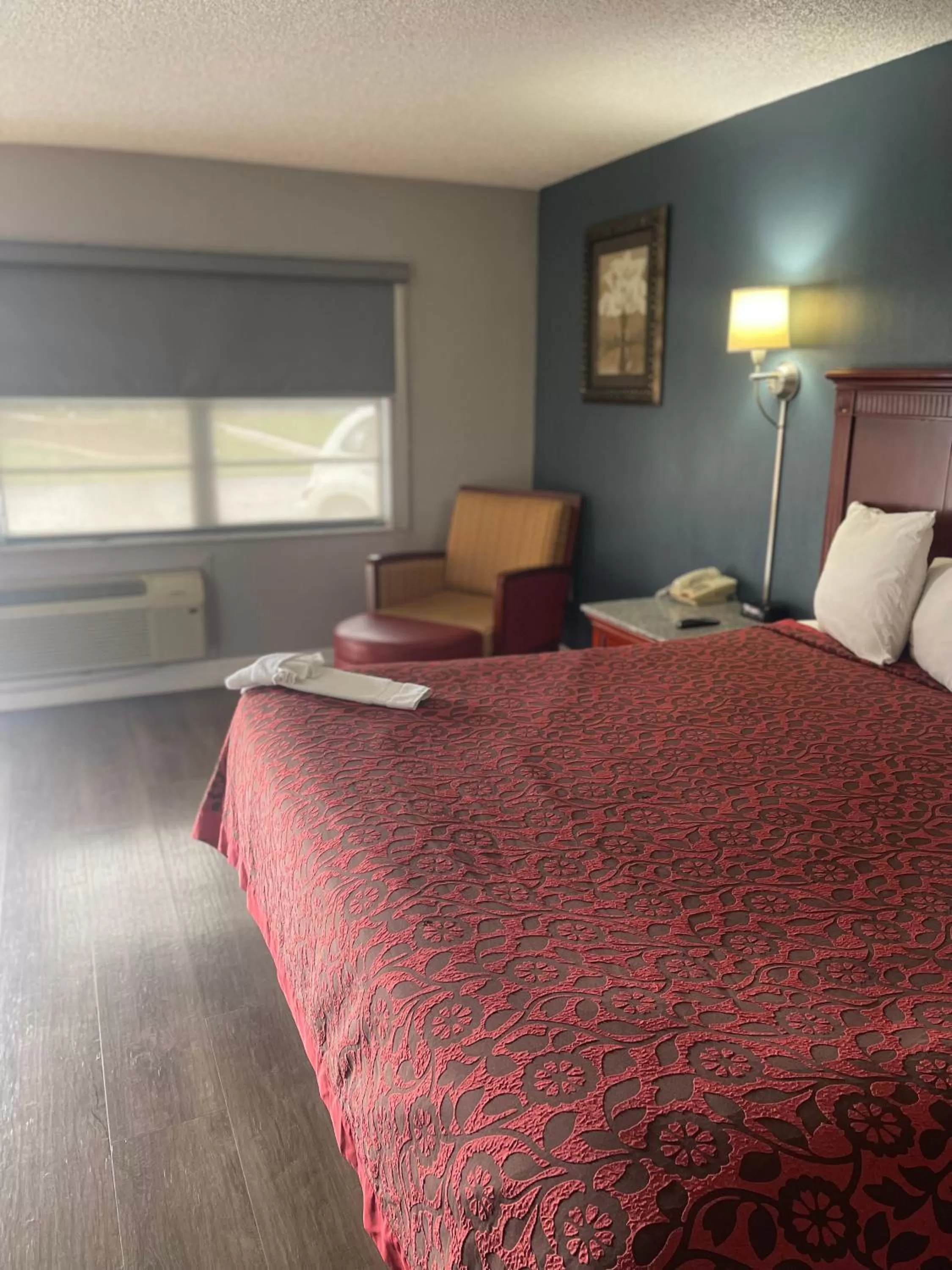 Bed in Blue Spring Inn Orange City