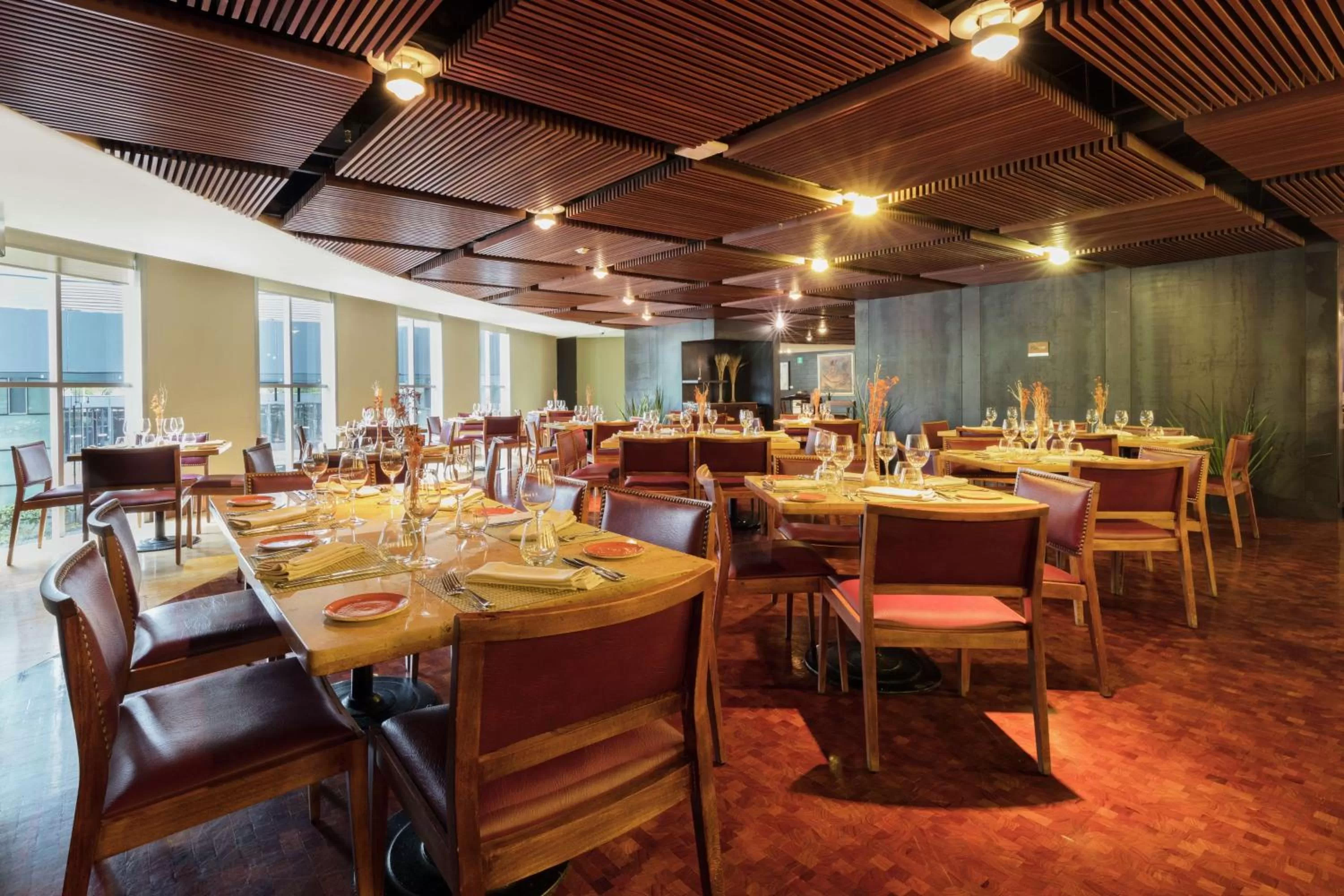 Restaurant/places to eat in Hilton Mexico City Reforma