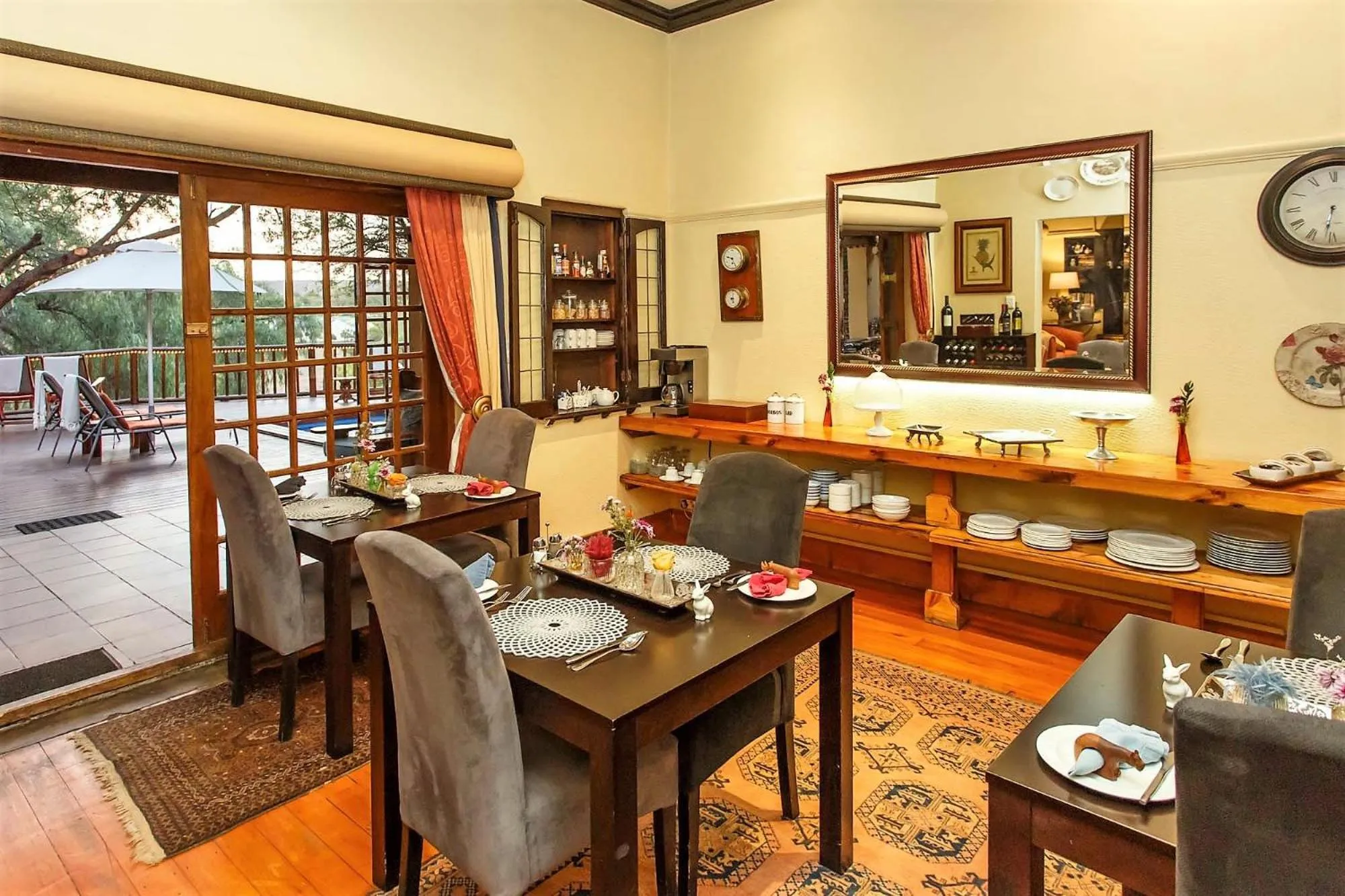 Dining area in Riverside Guest Lodge
