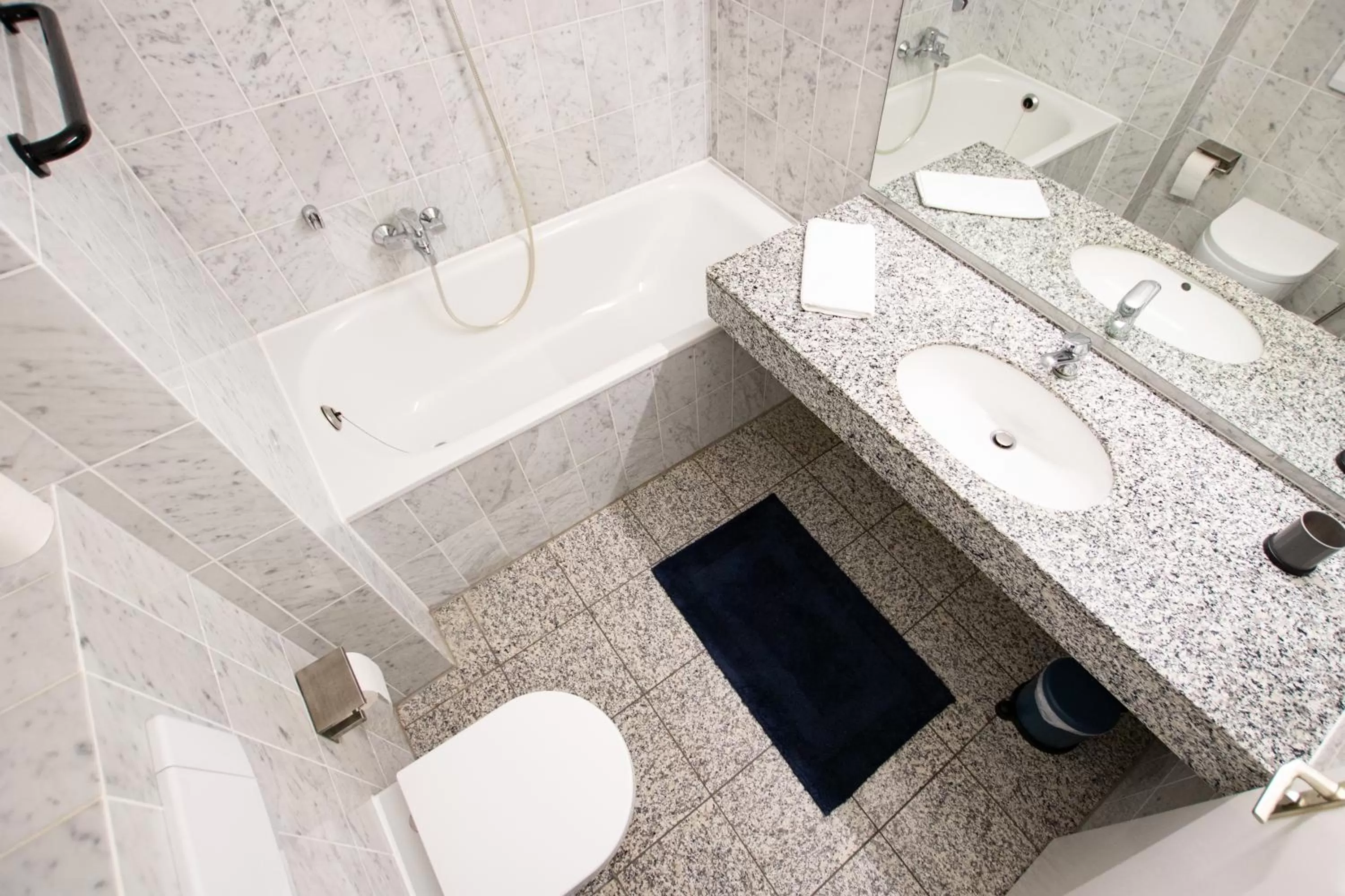 Shower in El Capitan nähe Movie Park