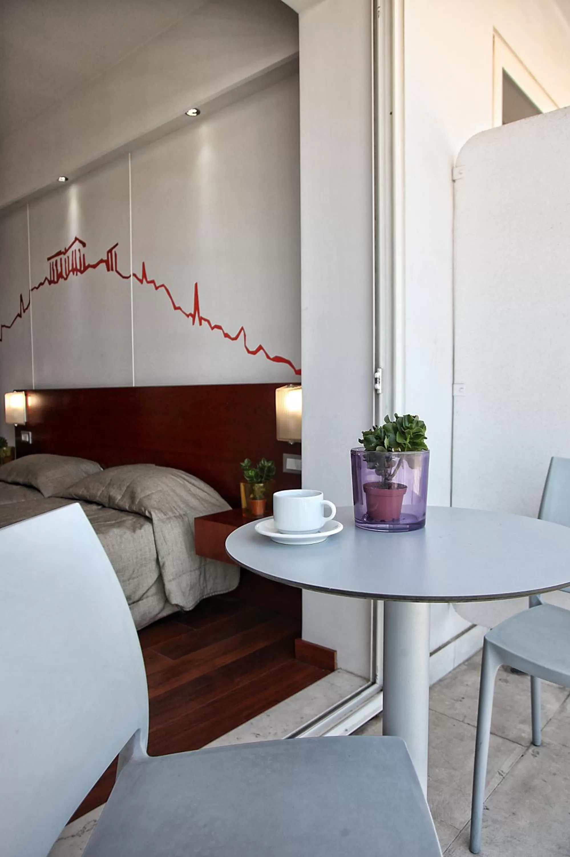 Coffee/tea facilities in Dorian Inn - Sure Hotel Collection by Best Western