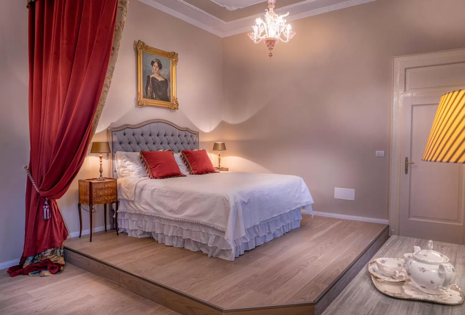 Photo of the whole room, Bed in Palazzo Cavagna Sangiuliani