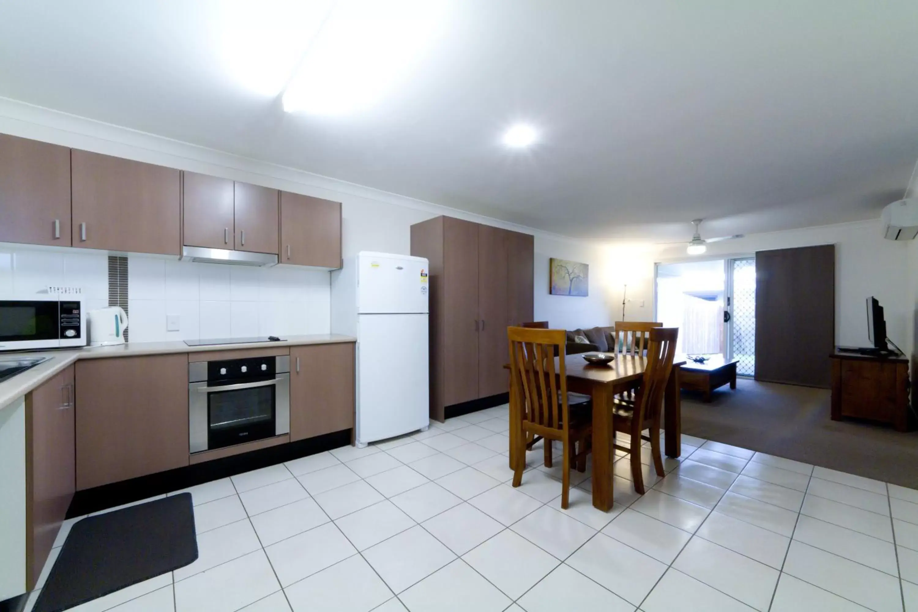 Two-Bedroom Townhouse in Rockhampton Serviced Apartments Two-Bedroom Townhouse in Rockhampton Serviced Apartments