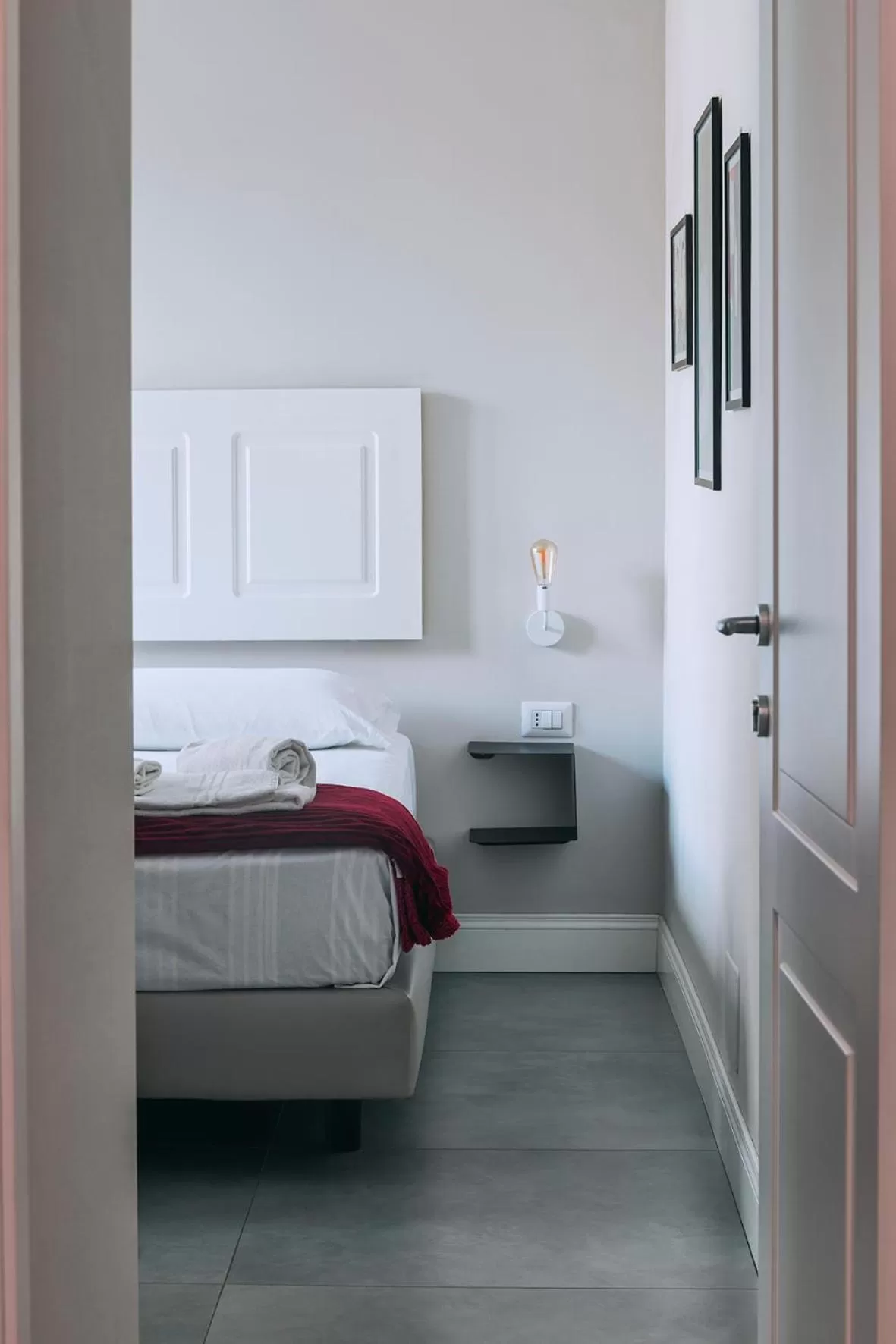 Bedroom, Bed in Up25