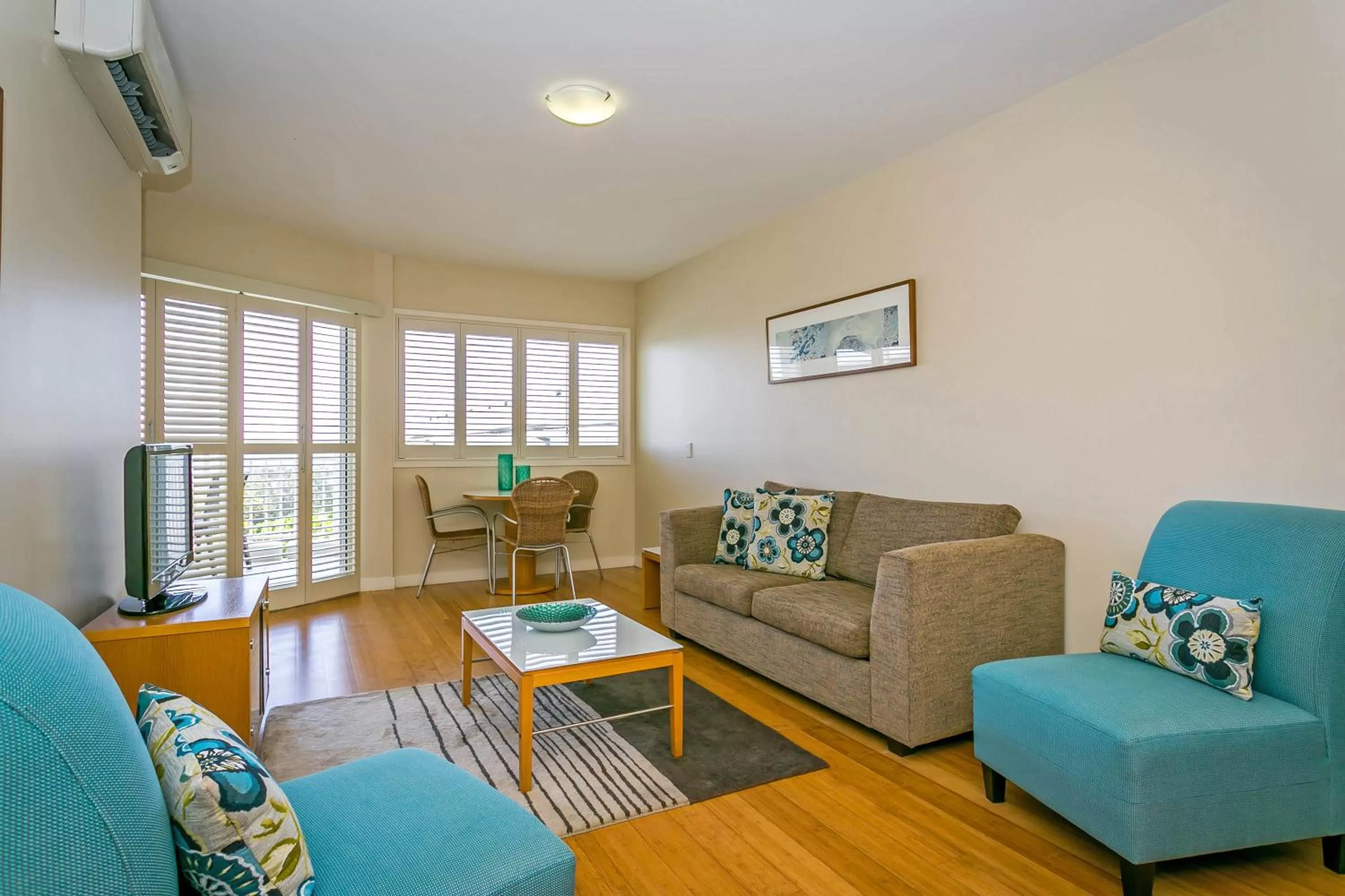 Communal lounge/ TV room in Mantra on Salt Beach