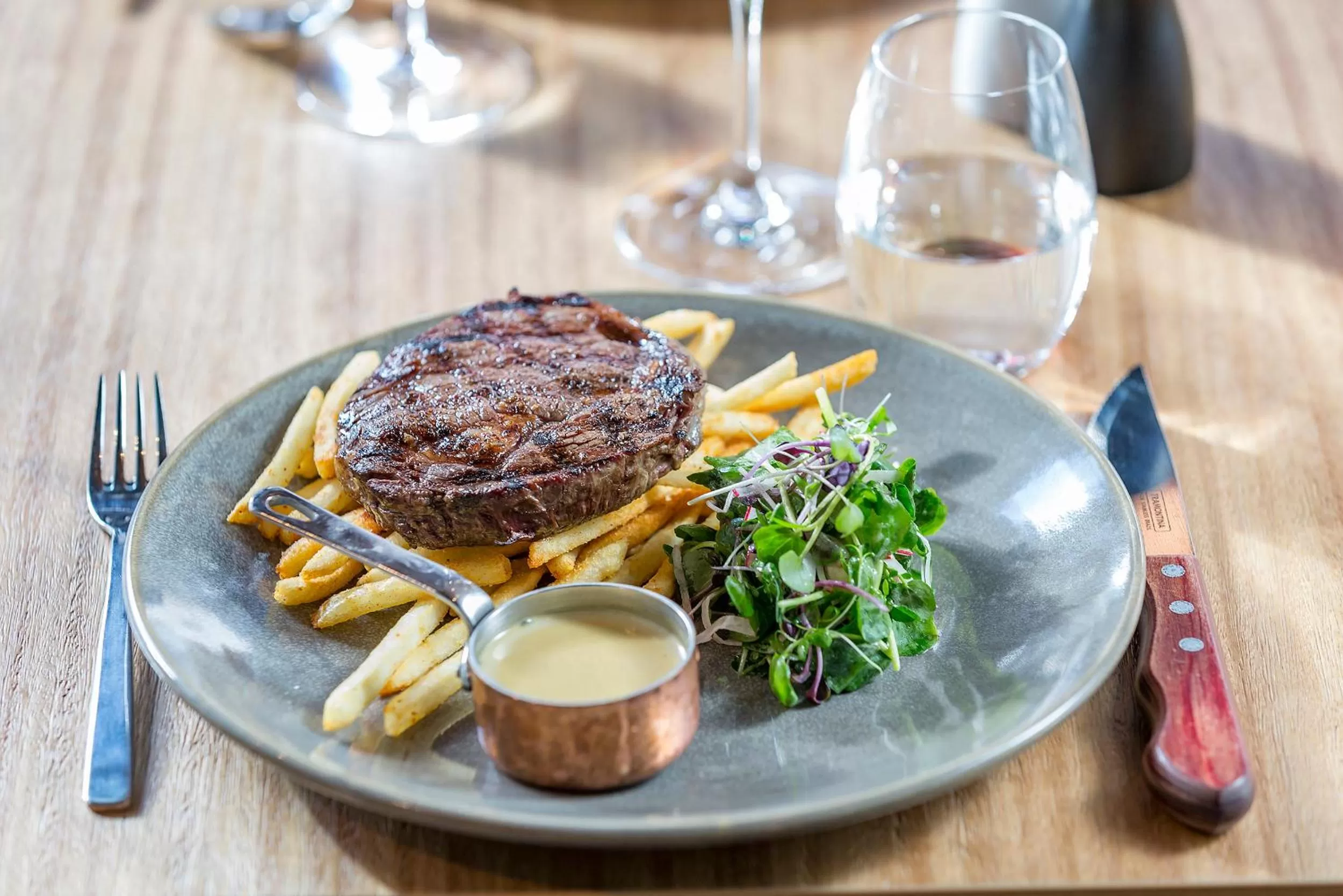 Restaurant/places to eat in RACV Hobart Hotel