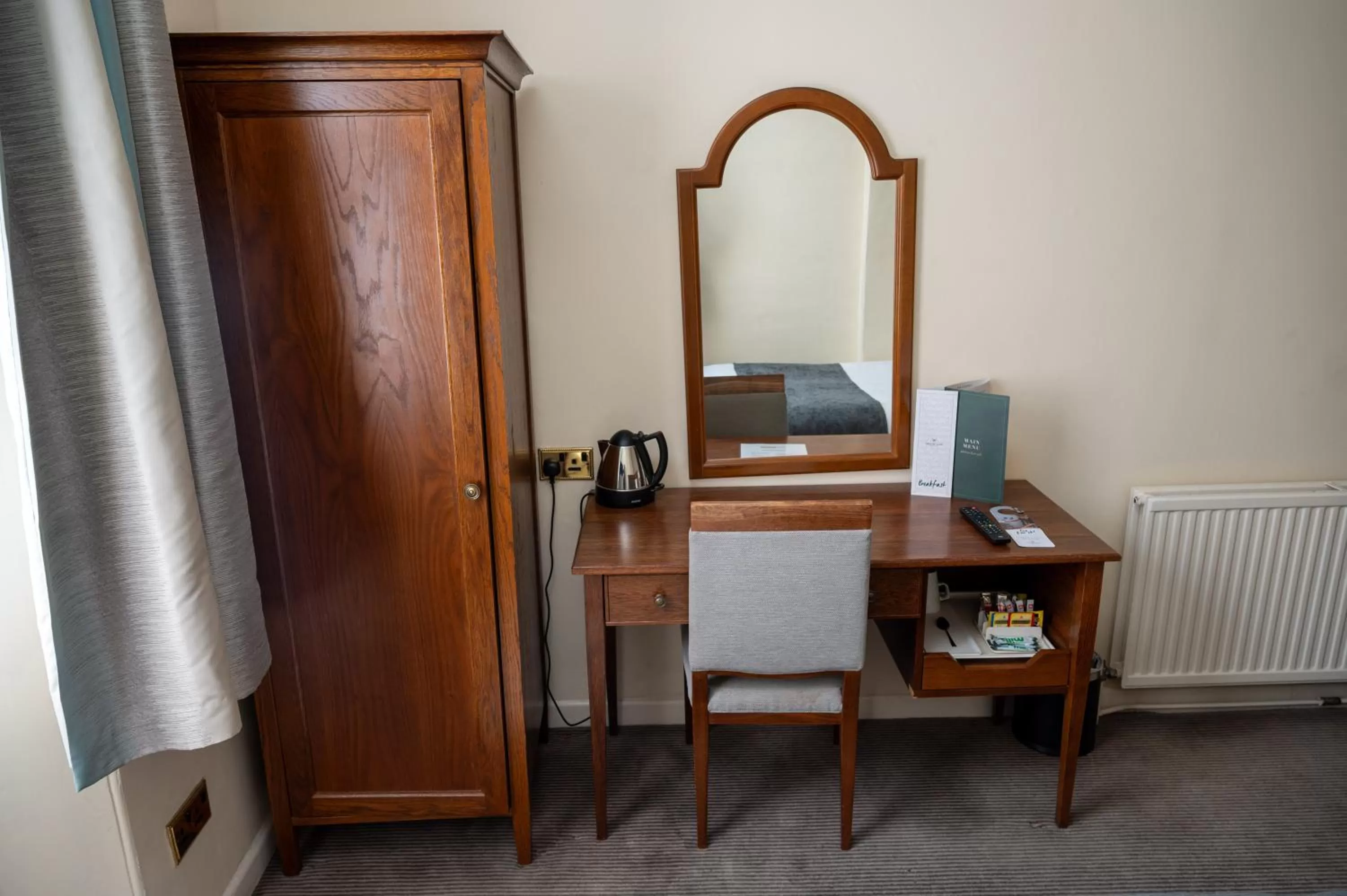Bedroom in Antelope by Greene King Inns