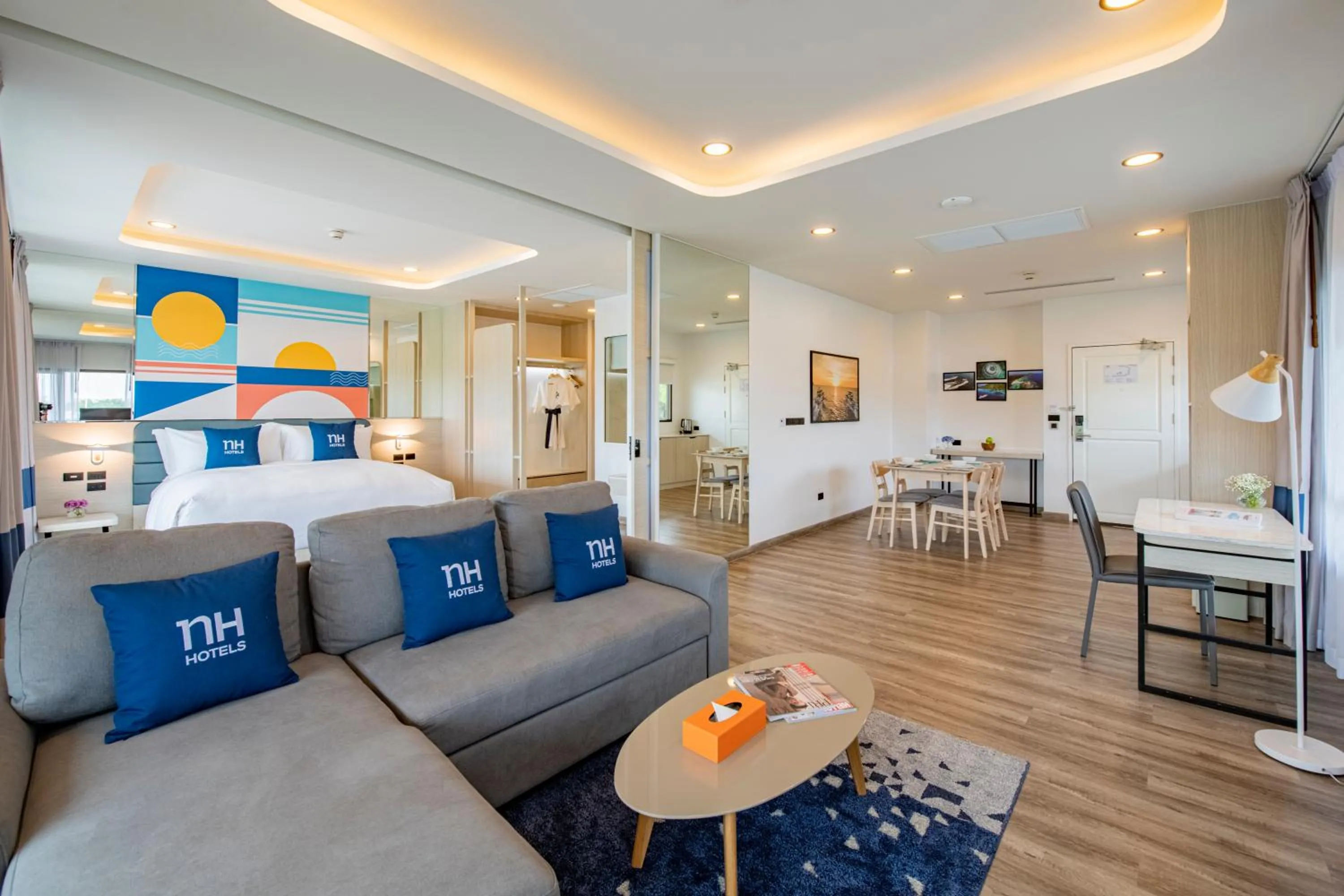 Photo of the whole room, Bed in NH Boat Lagoon Phuket Resort