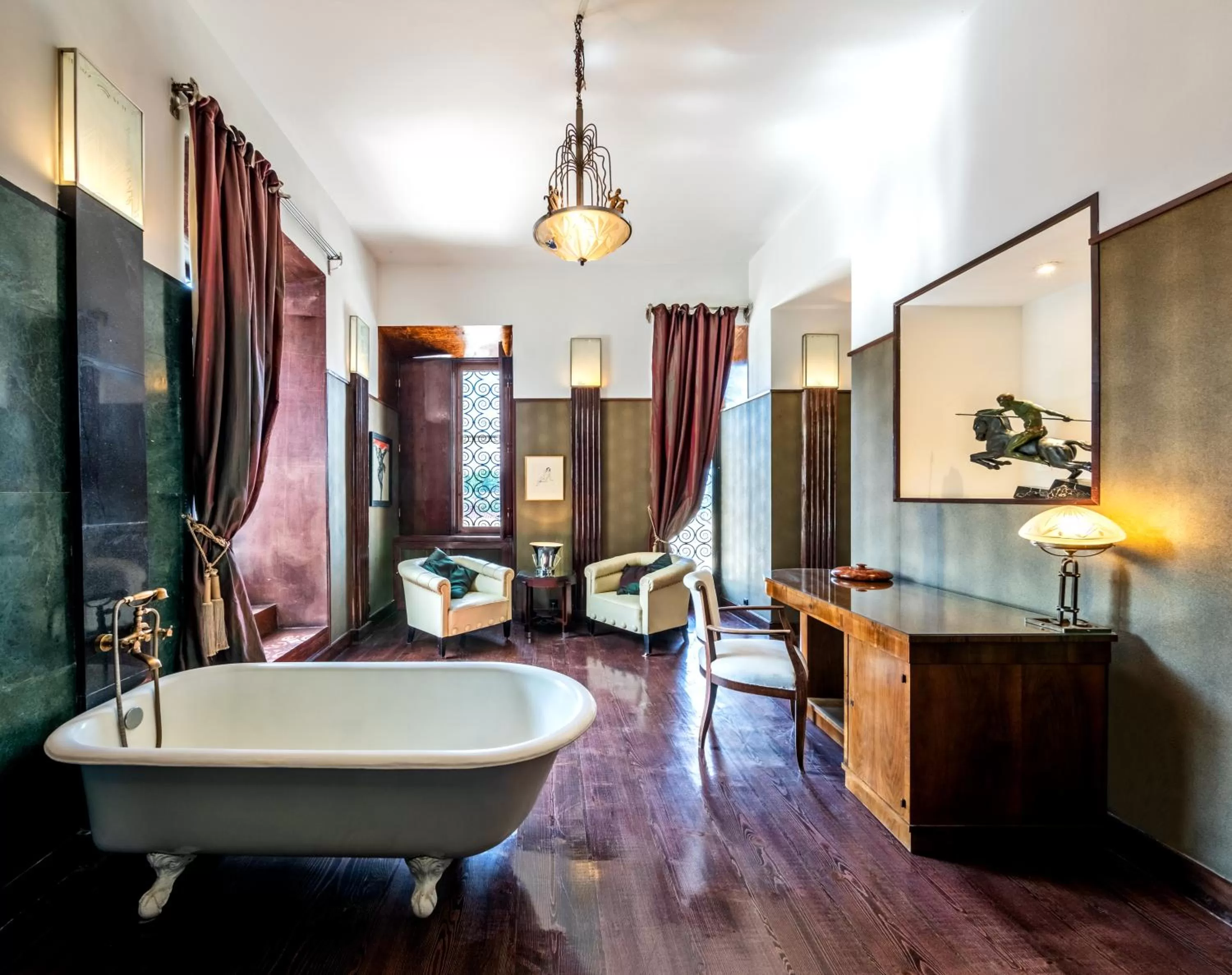 Bedroom in Castle in Old Town