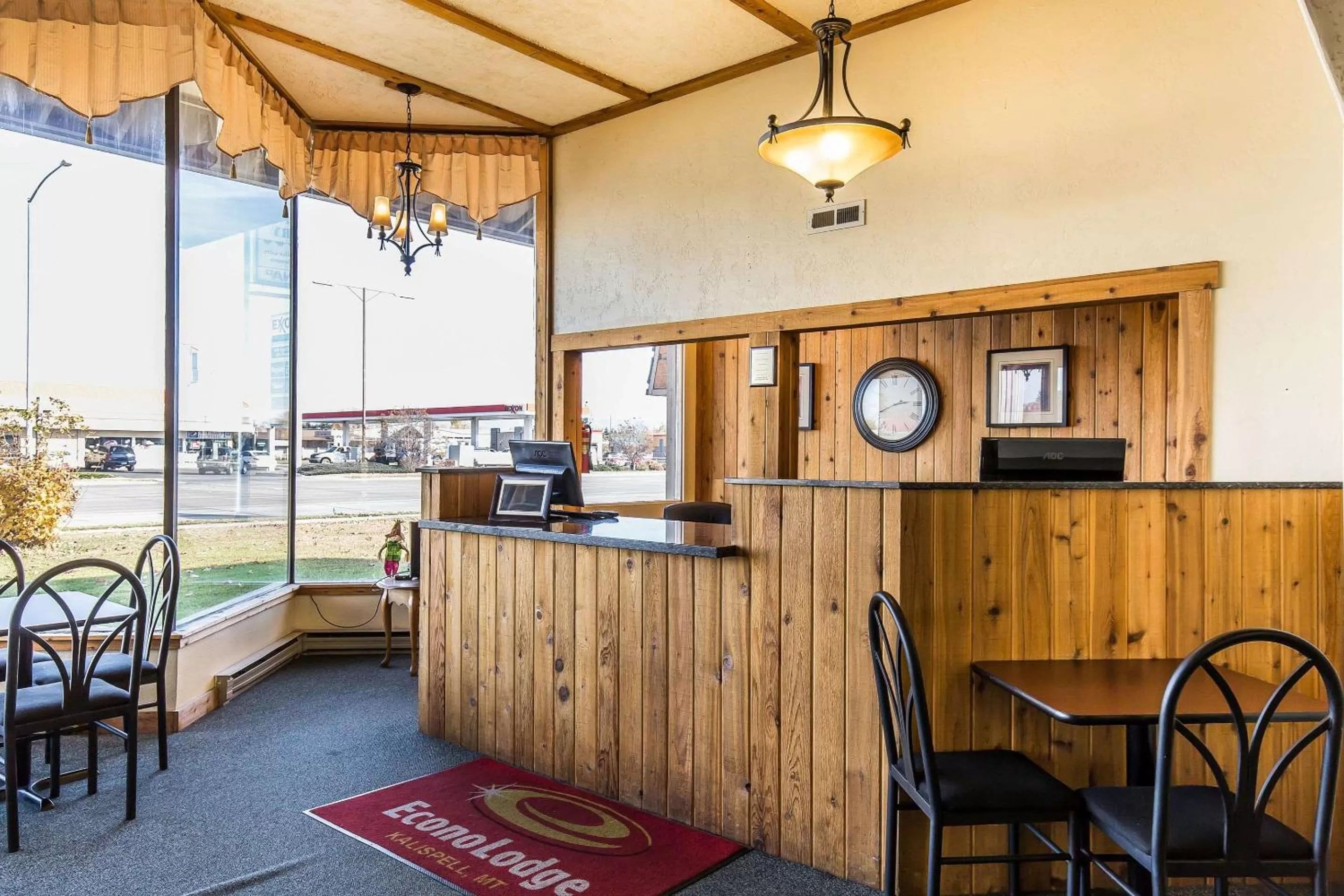 Lobby or reception in Econo Lodge Inn & Suites Kalispell - Glacier National Park Gateway
