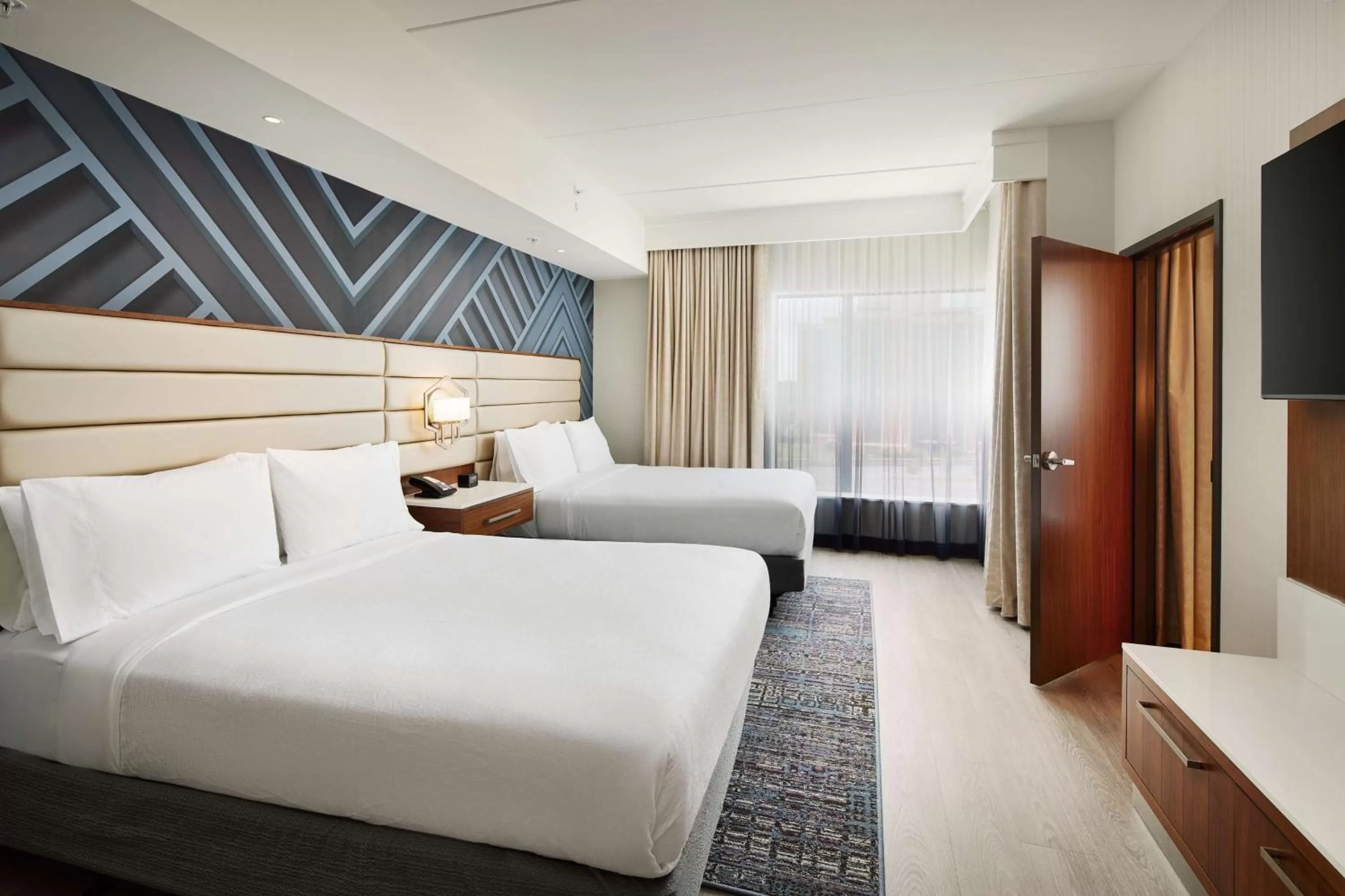 Bed in Embassy Suites By Hilton Atlanta Airport North