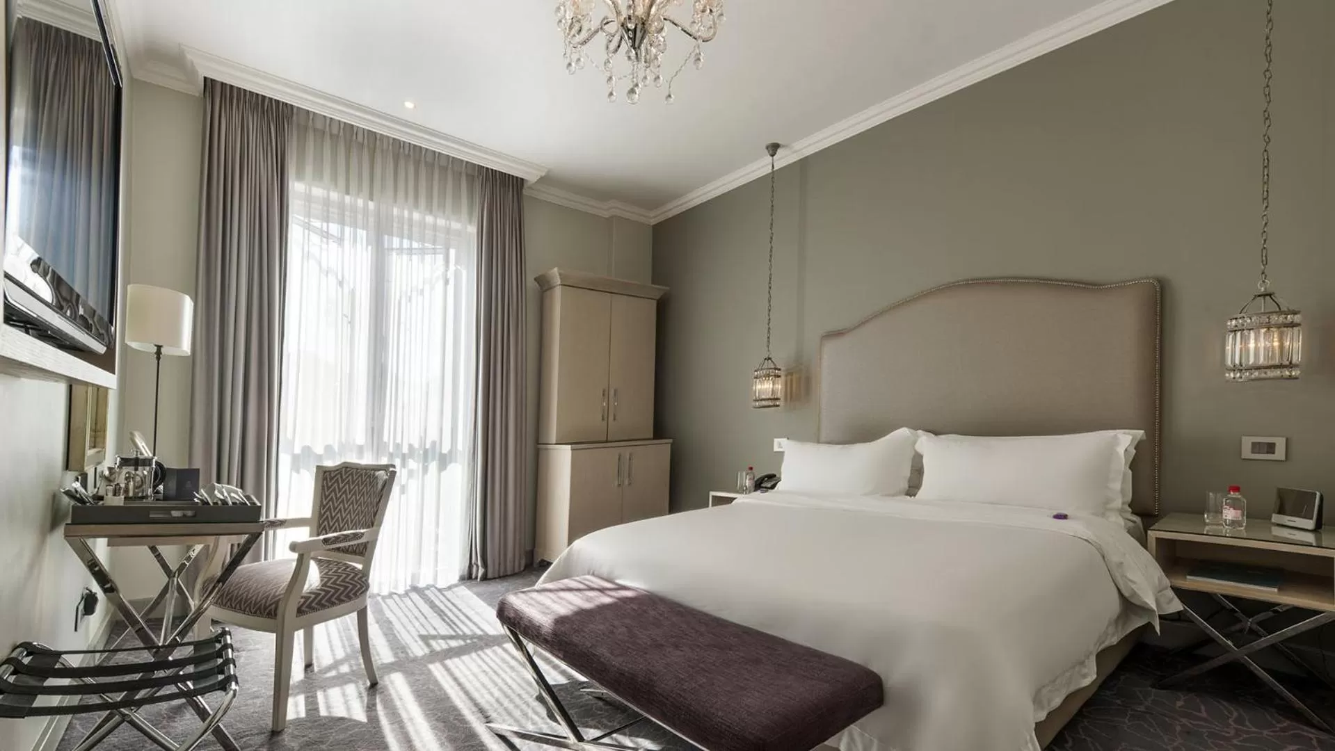 Bed in Queen Victoria Hotel by NEWMARK