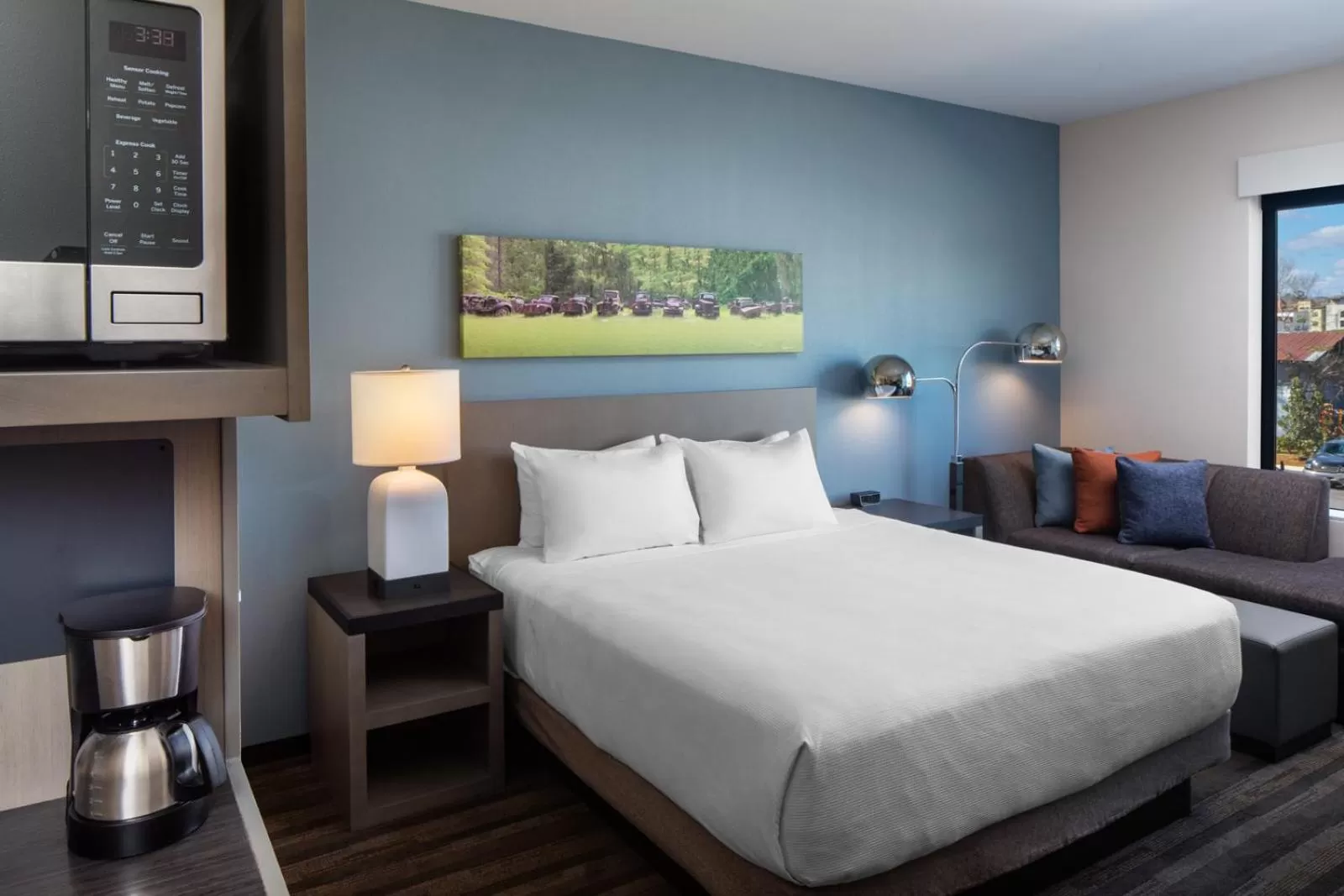 Photo of the whole room, Bed in Hyatt House Tallahassee Capitol University