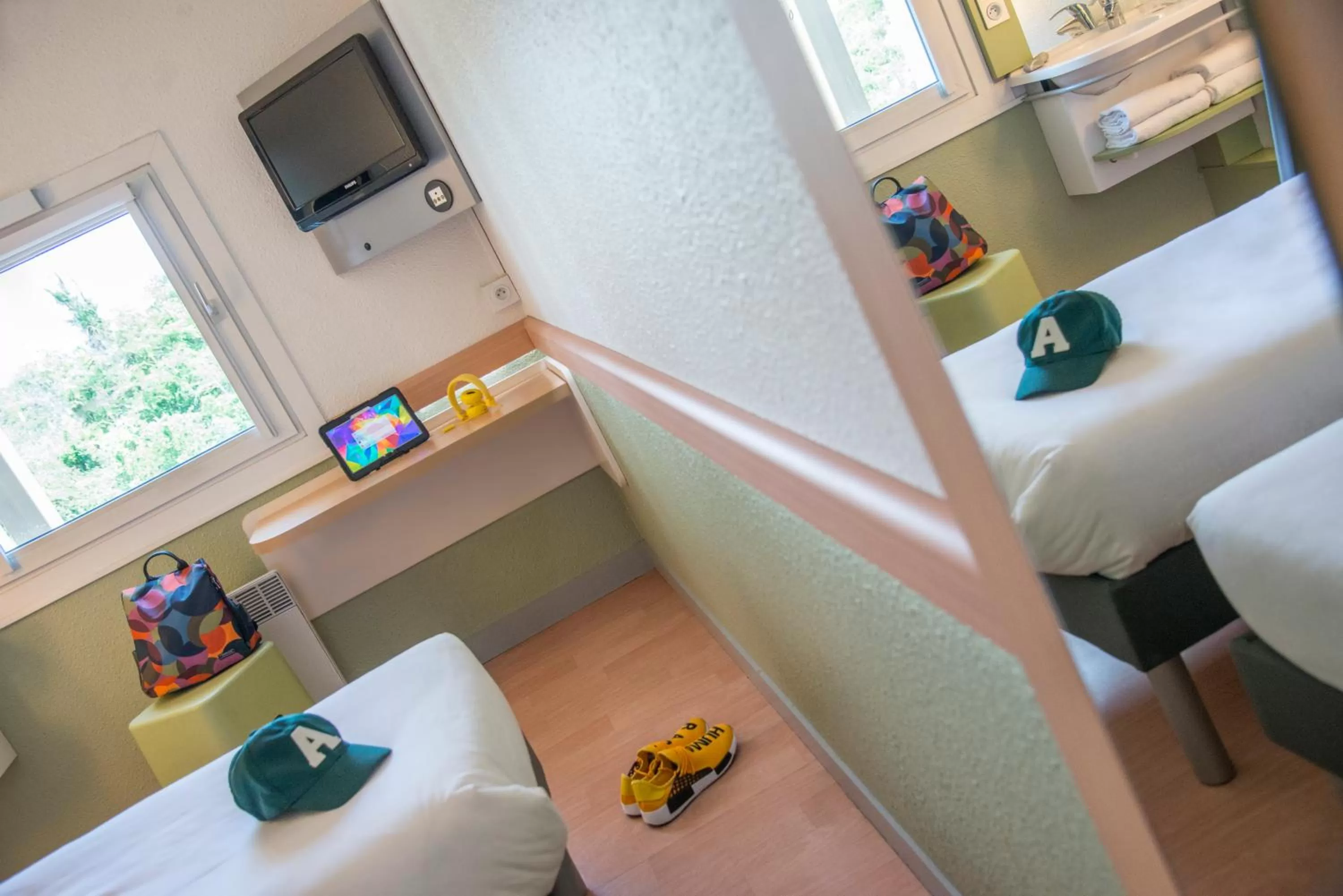 Seating area in IBIS Budget Aix en Provence Est Le Canet