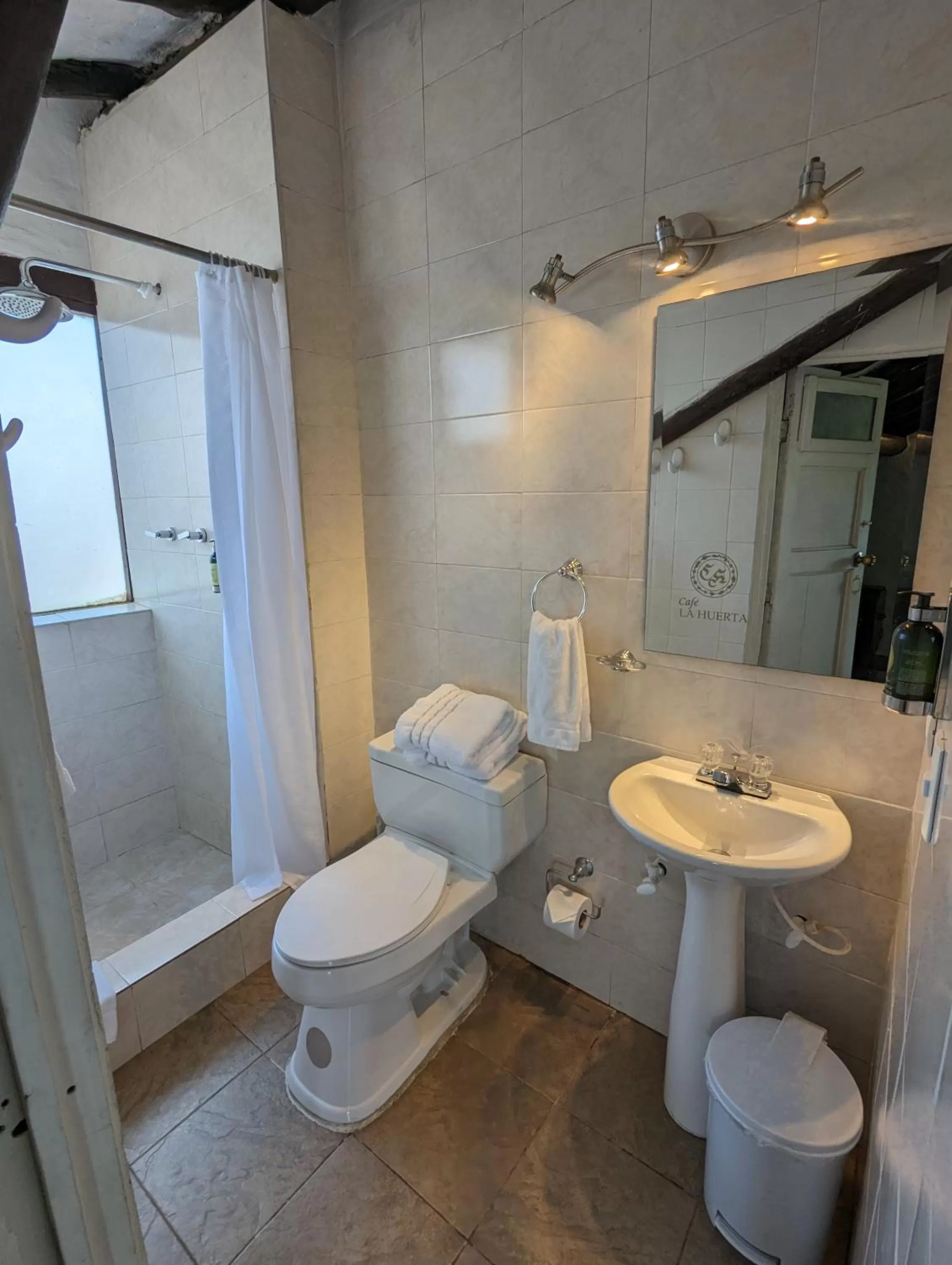 Shower, Bathroom in Posada Cafe La Huerta