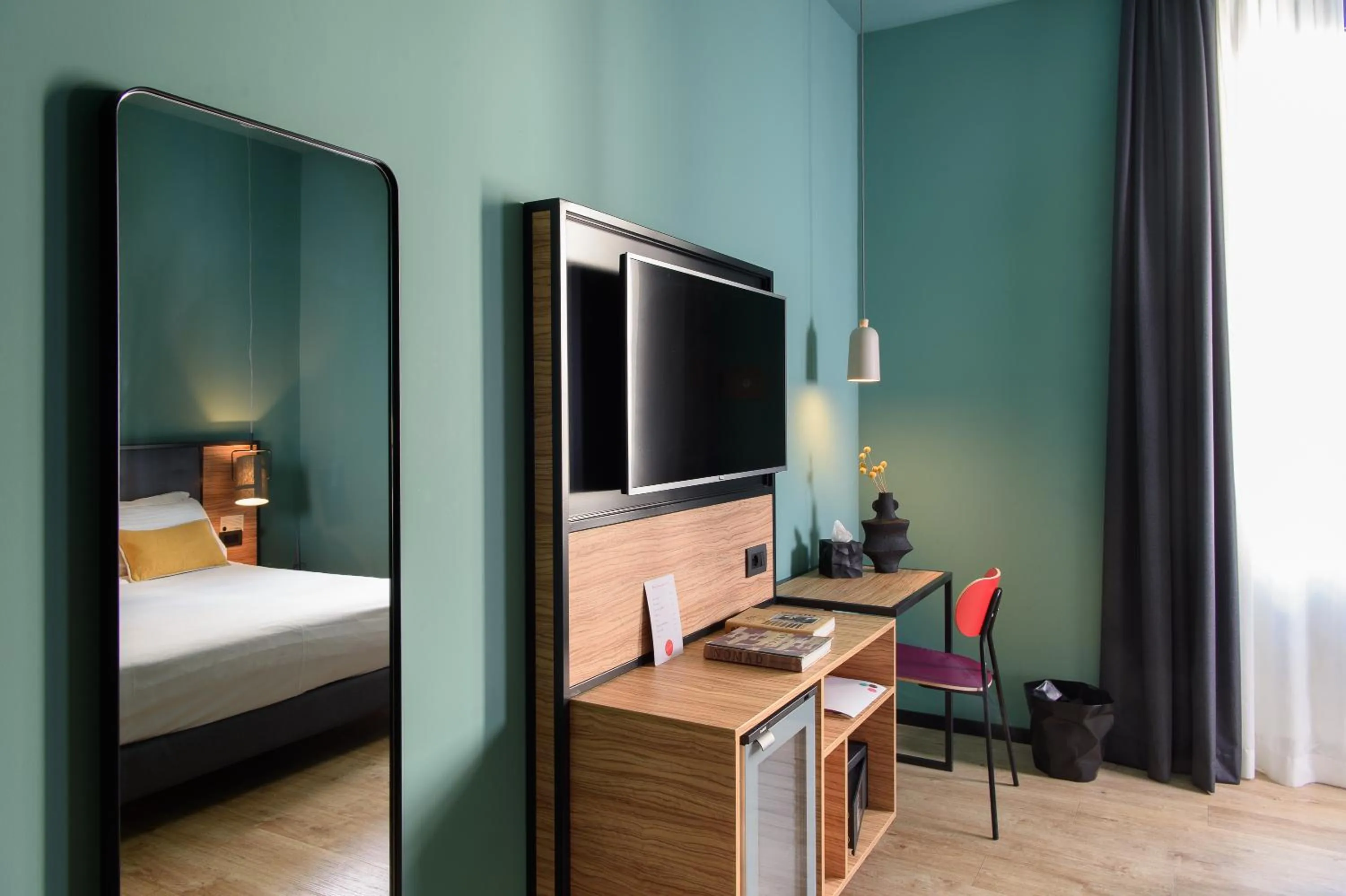 TV and multimedia, Bed in The Poet Hotel