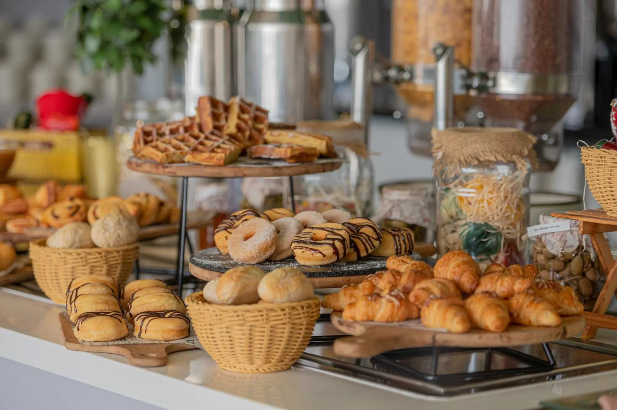 Breakfast in Studio M Arabian Plaza Hotel & Hotel Apartments