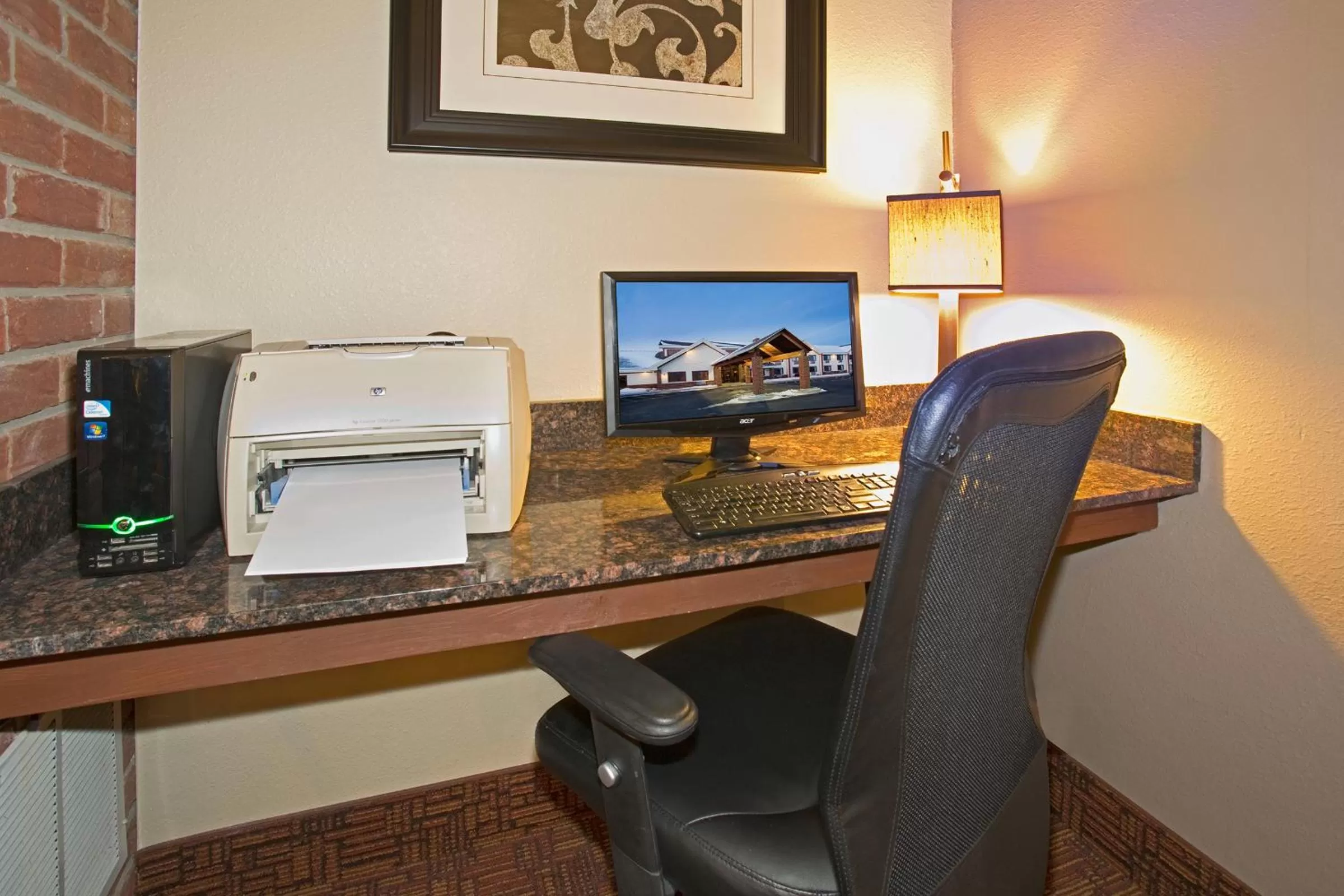 Business facilities in AmericInn by Wyndham New London